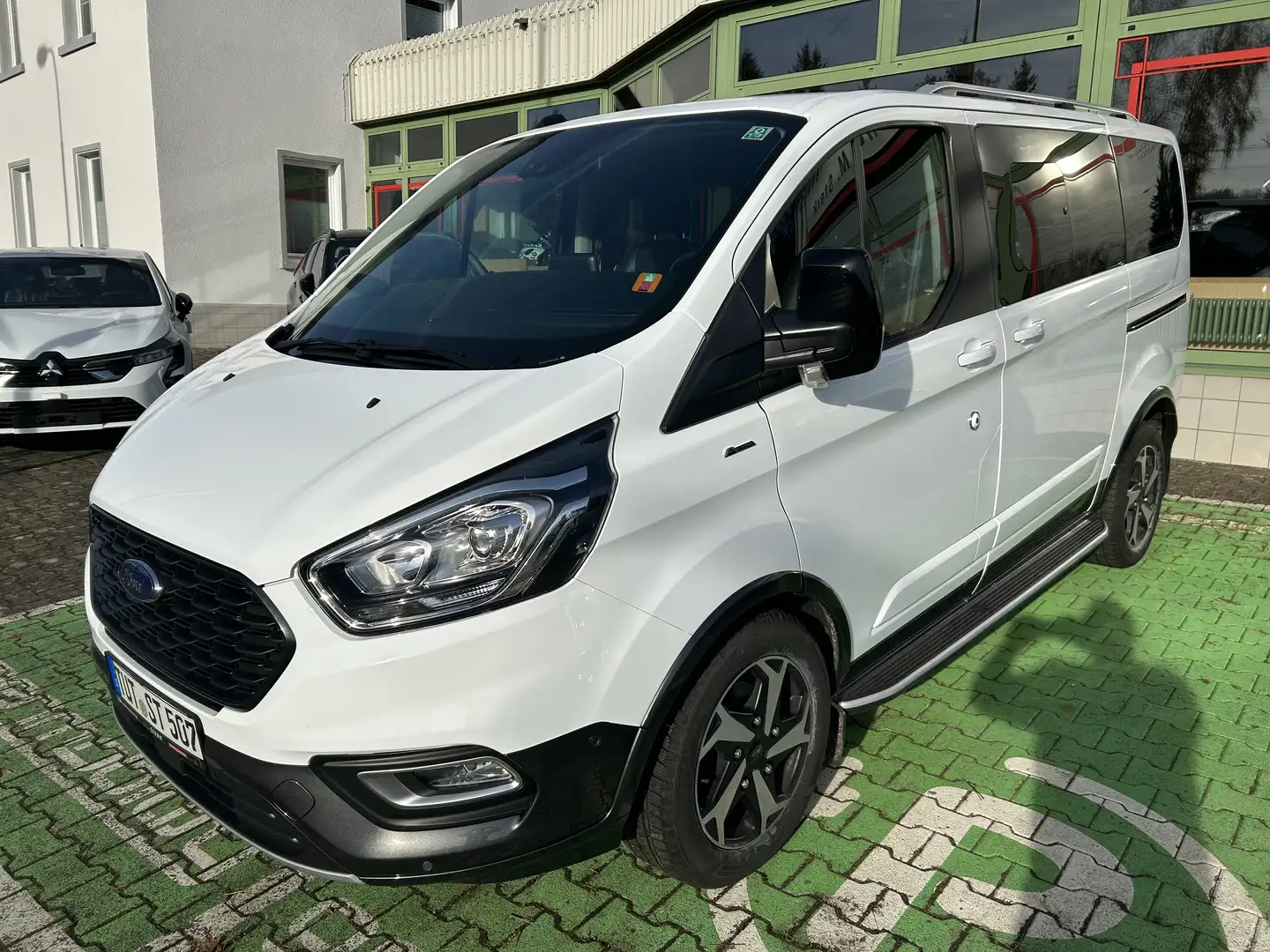Ford Tourneo Custom 320 L1 Active / Kombi (TTF) Biały - 1