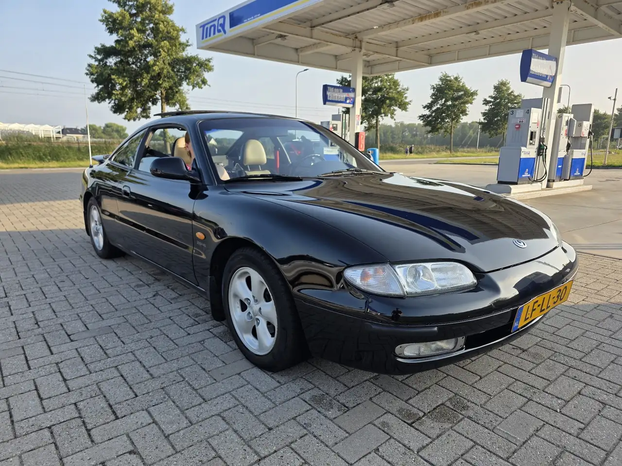 Mazda MX-6 2.5 V6 automaat, foto 2