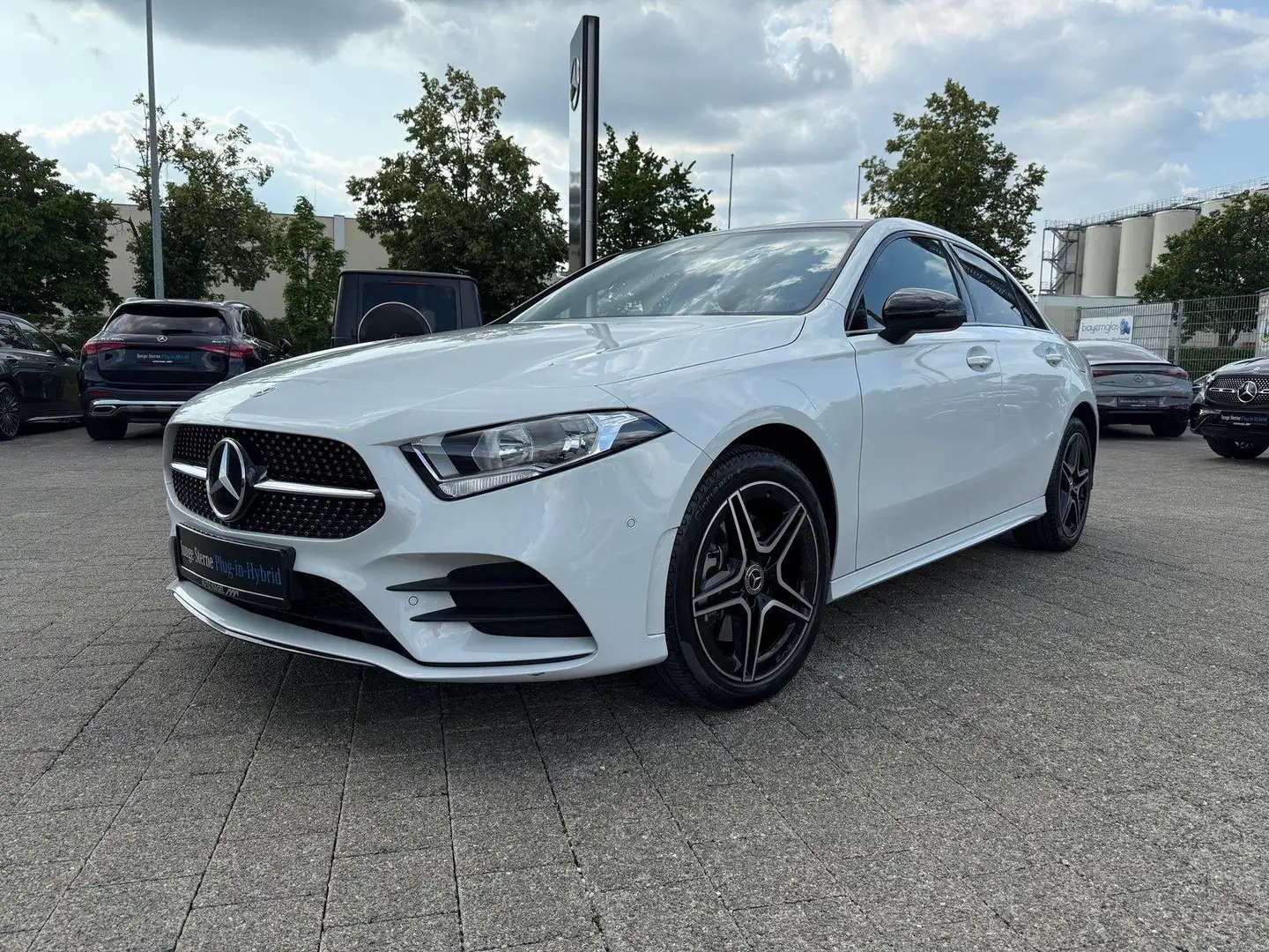 Mercedes-Benz A 250 e Limo AMG*Pano*Kamera*Night*DAB*Ambiente* Blanc - 2