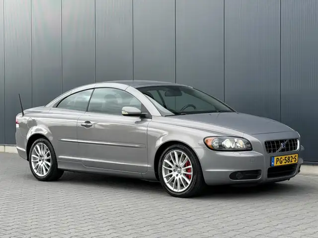 Volvo C70 view 11
