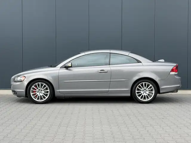 Volvo C70 view 9