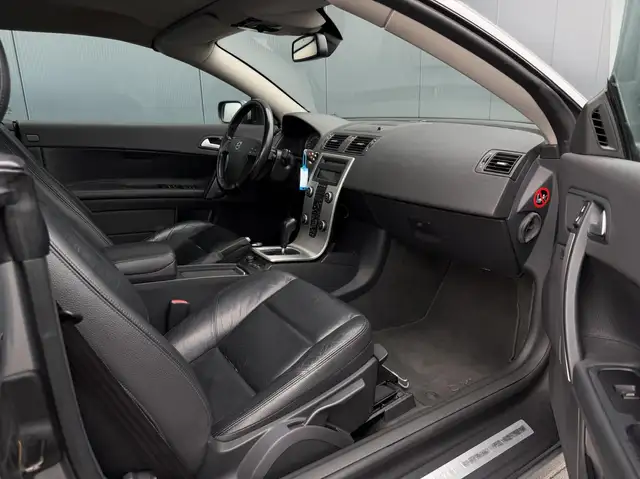 Volvo C70 view 18