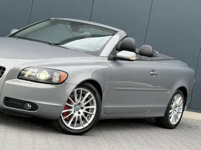 Volvo C70 view 6