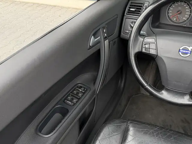 Volvo C70 view 27