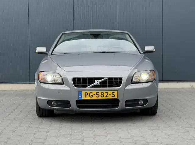 Volvo C70 view 7