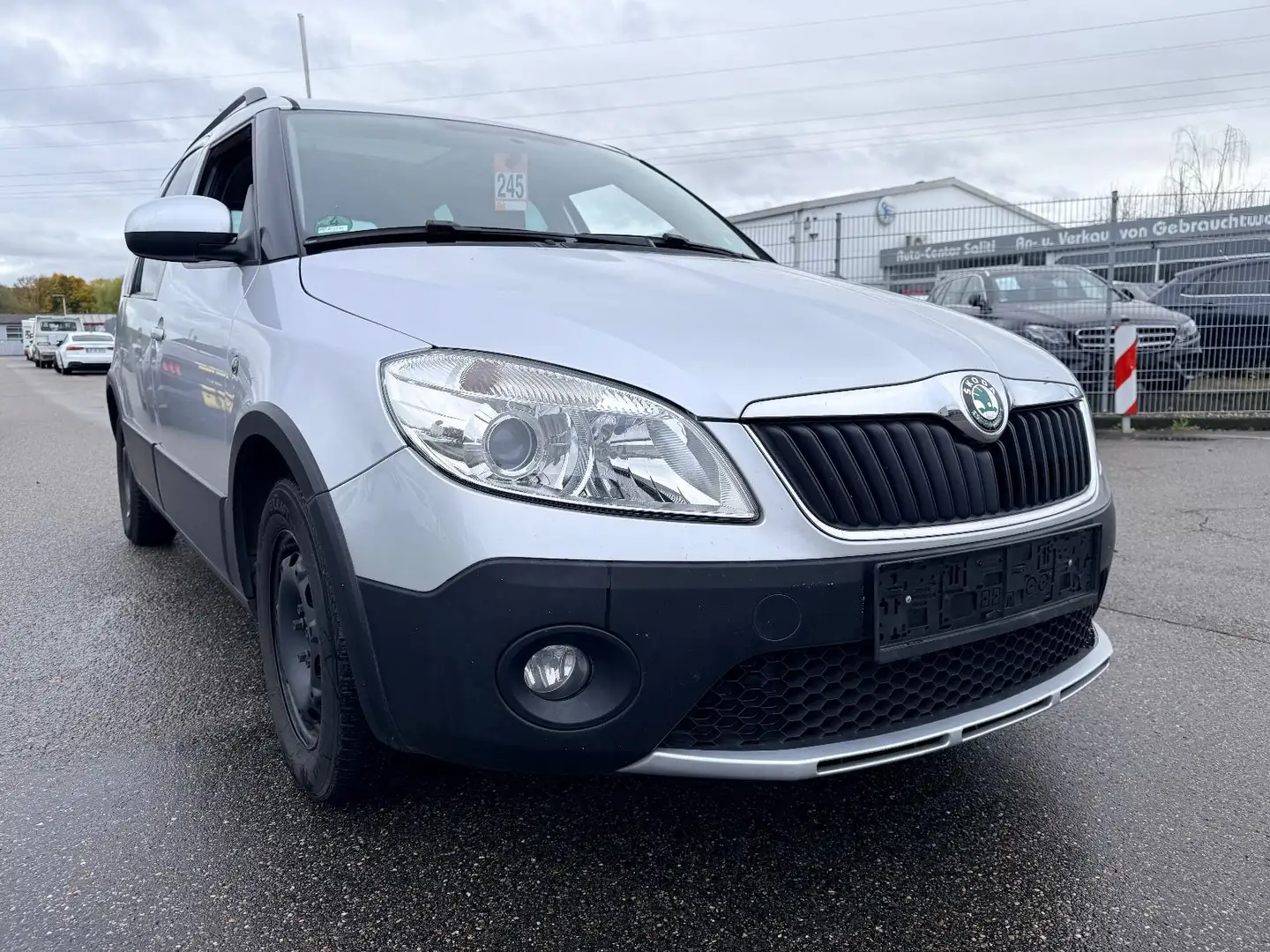 Skoda Roomster 1.2 12V HTP Silber - 1