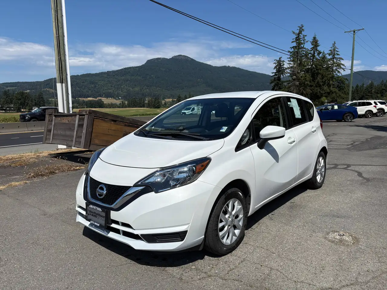 Nissan Versa photo Nissan Versa