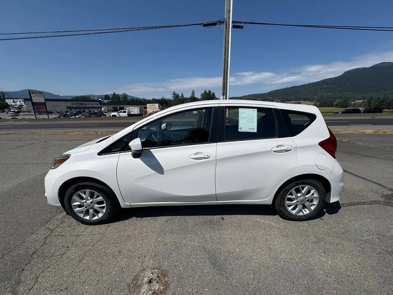 Nissan Versa photo Nissan Versa
