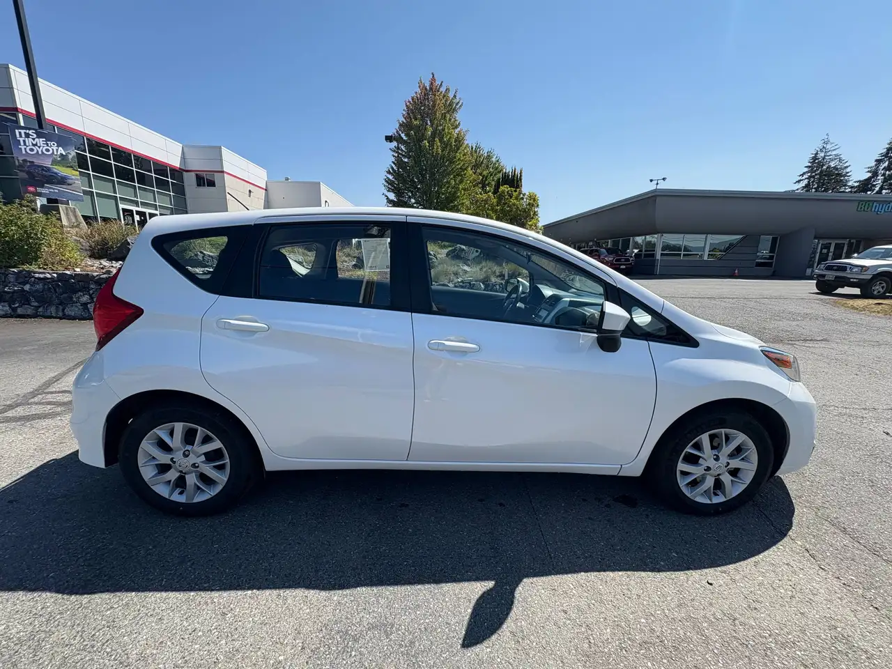 Nissan Versa photo Nissan Versa