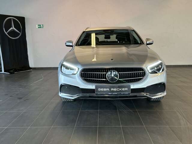 Mercedes-Benz E 220 E 220d T 4M AVANTGARDE AHK LED Kamera MBUX High