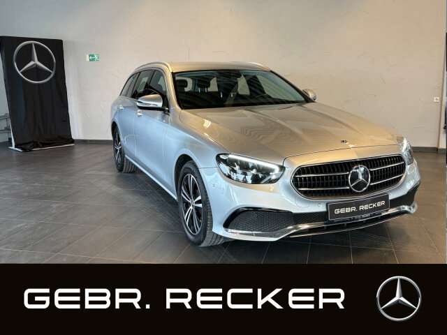 Imagine Mercedes-Benz E 220 E 220d T 4M AVANTGARDE AHK LED Kamera MBUX High