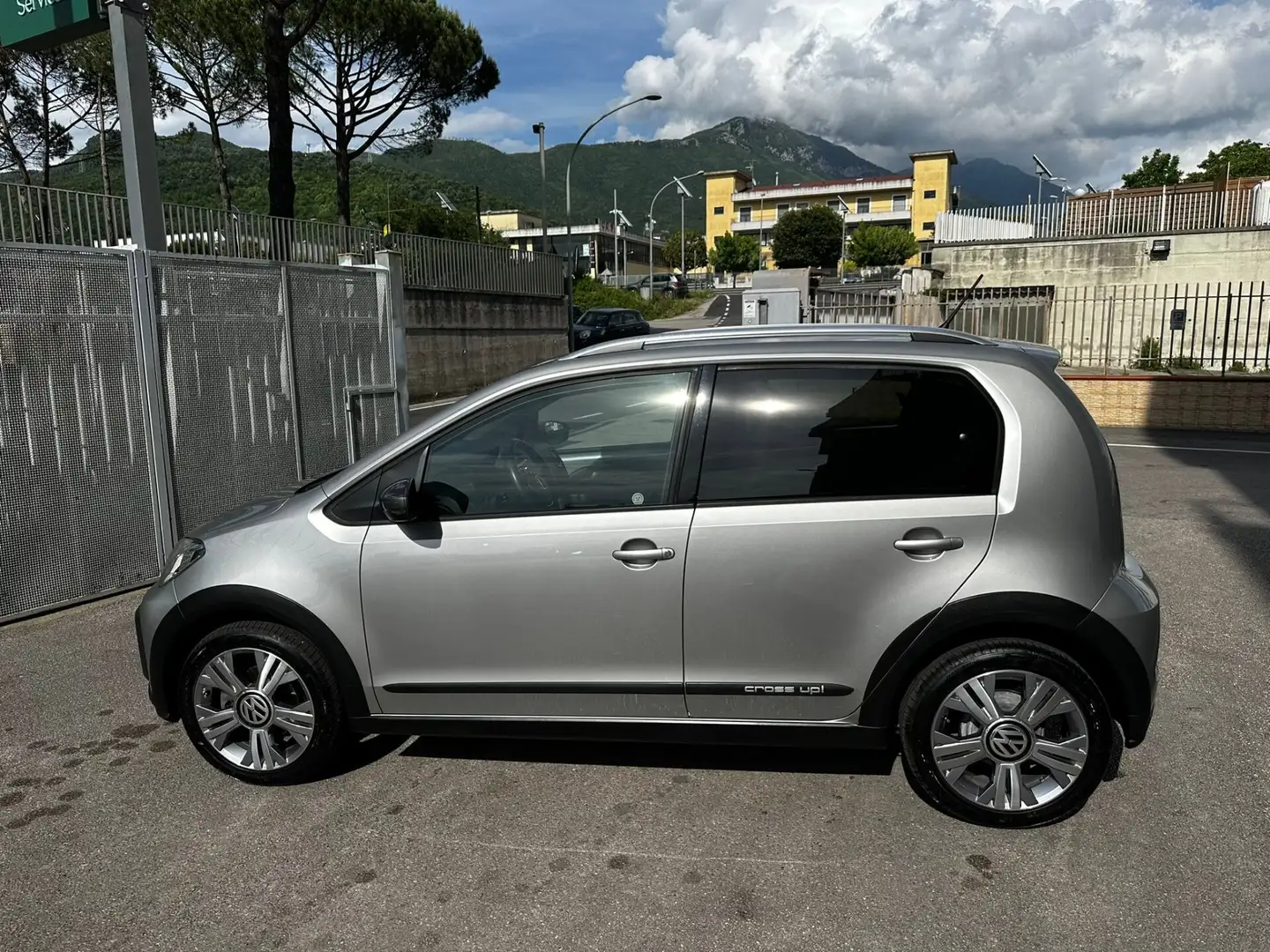 Volkswagen up! 1.0 75 CV 5p. cross up! Grigio - 2