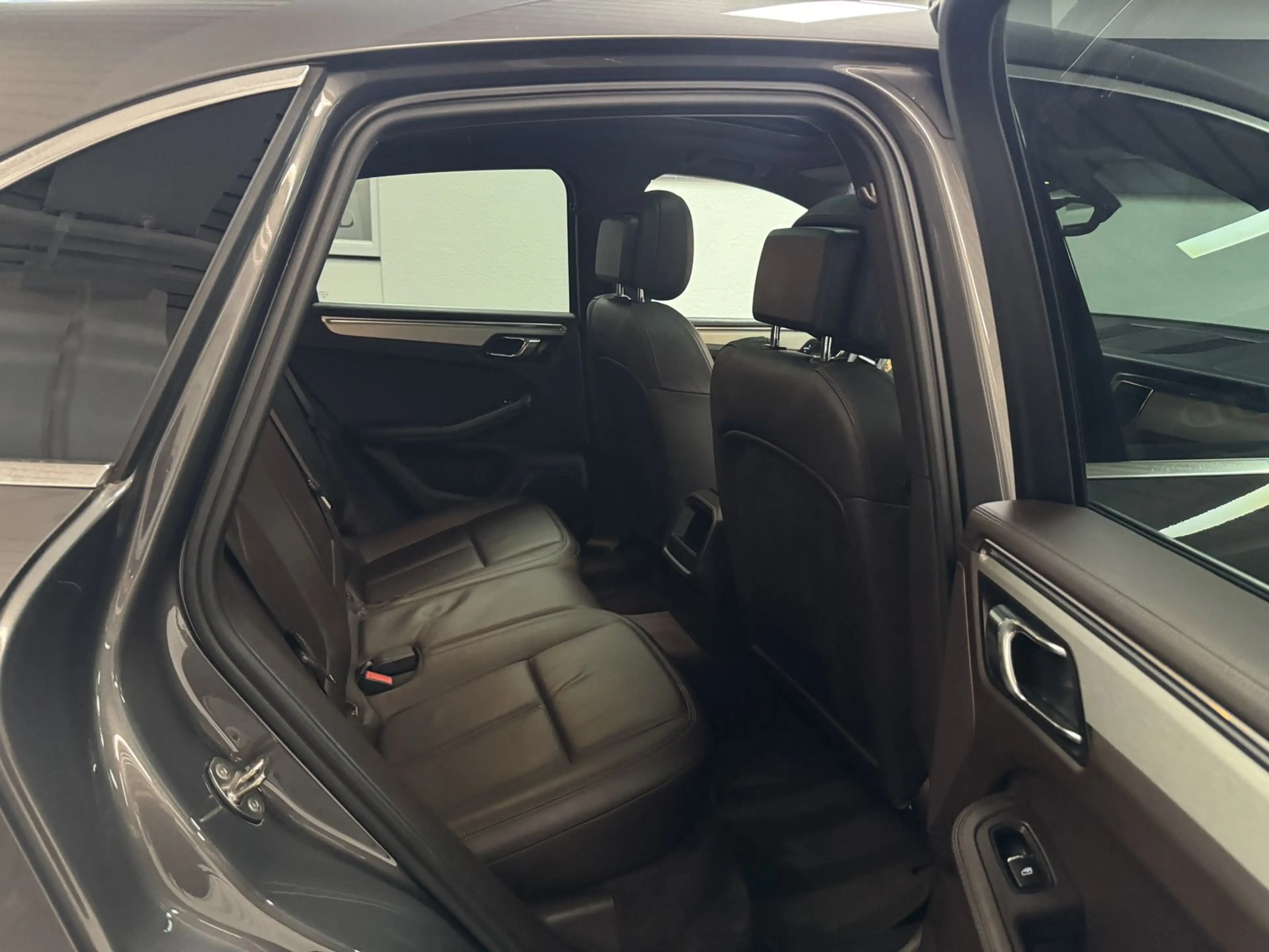 Porsche Macan S*SPORT DESIGN*PANO*LUFT*KAMERA* — photo 13