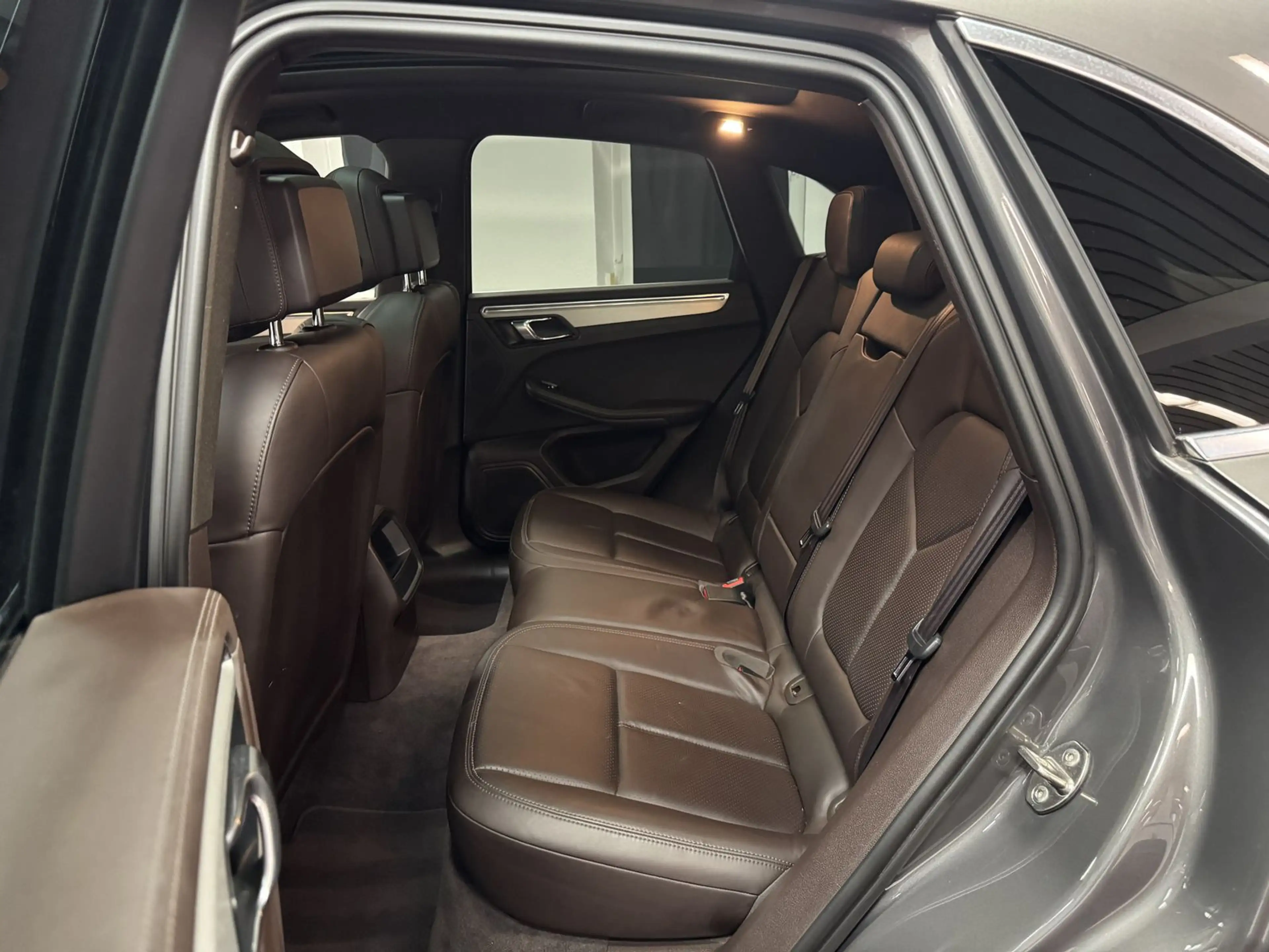 Porsche Macan S*SPORT DESIGN*PANO*LUFT*KAMERA* — photo 12