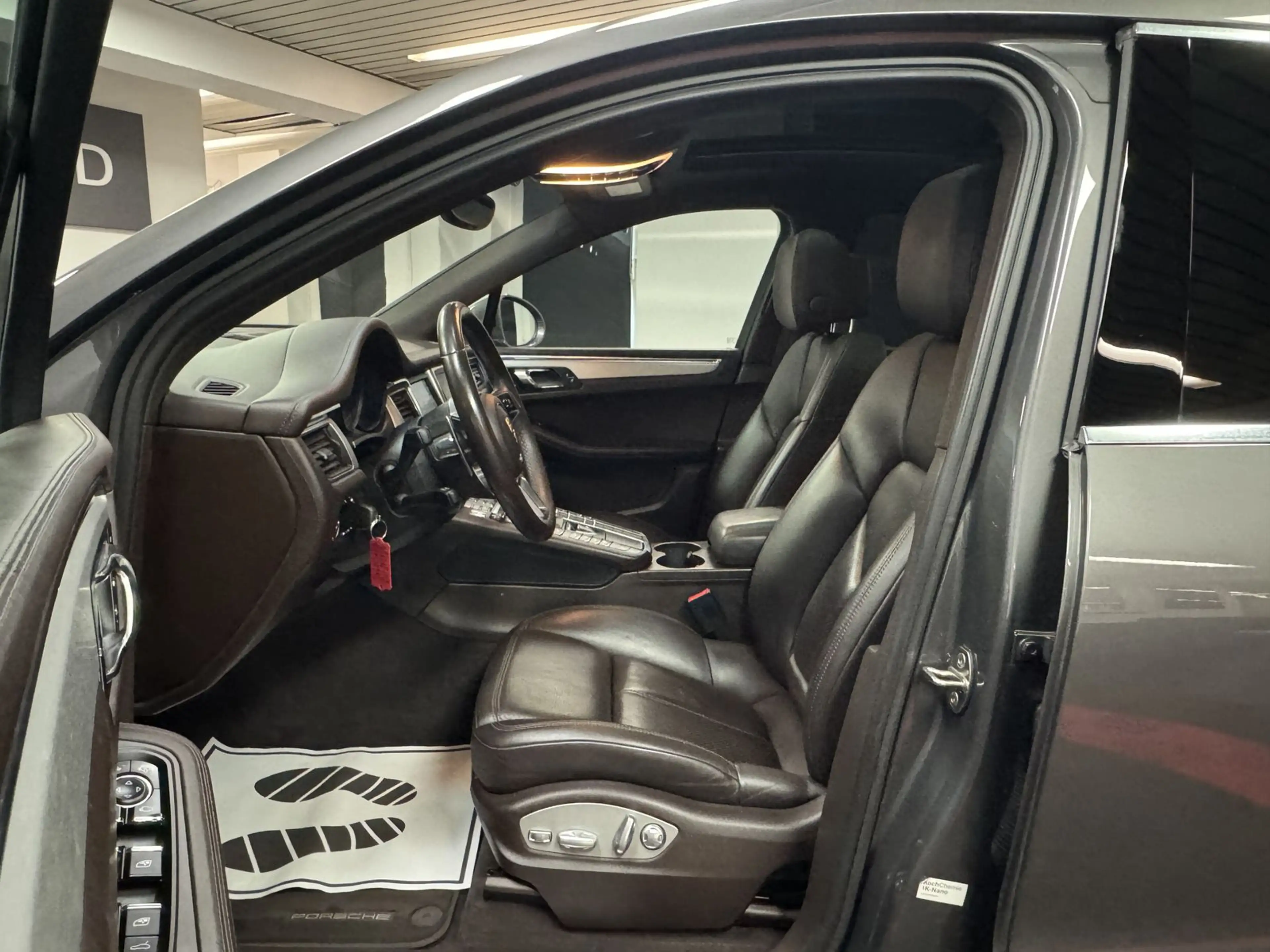 Porsche Macan S*SPORT DESIGN*PANO*LUFT*KAMERA* — photo 11