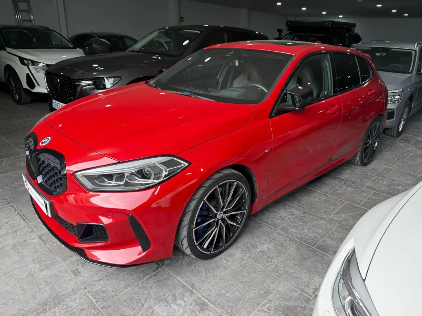 BMW 135 M135iA xDrive Rood - 2