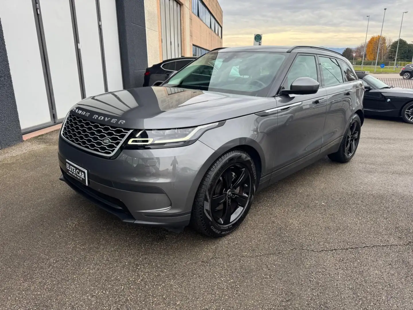 Land Rover Range Rover Velar 2.0D I4 240 CV R-Dynamic S Grau - 1