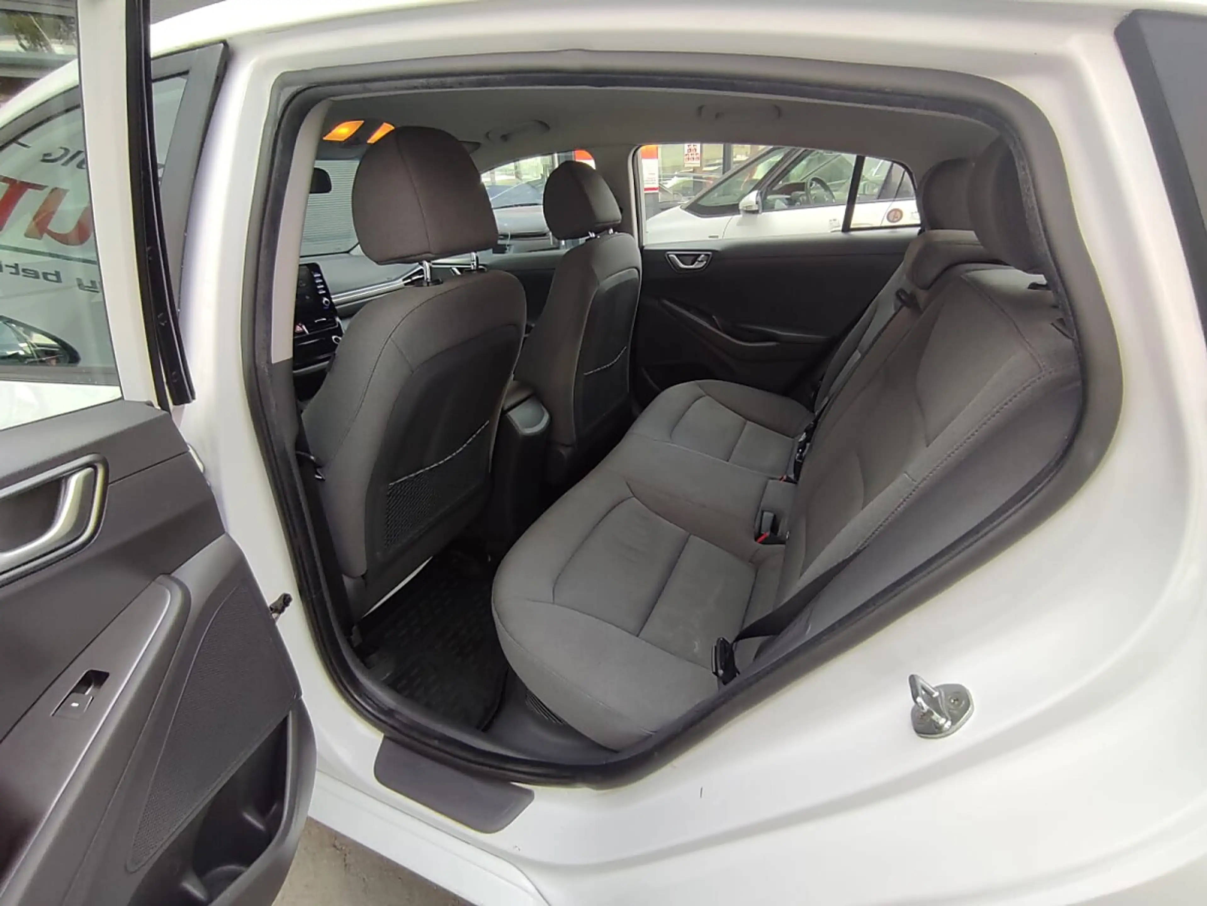 Hyundai IONIQ Ioniq 1,6 GDi Plug-In PHEV Level 3 DCT Aut. *Ta... — photo 9