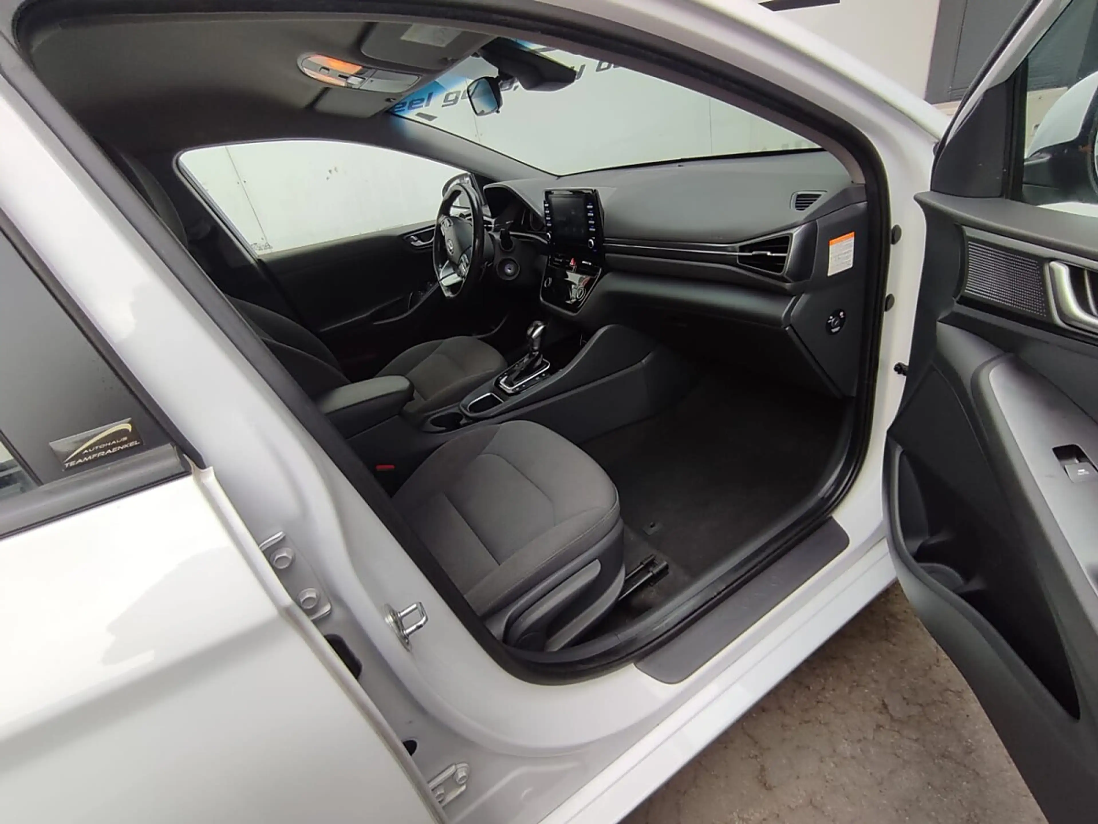 Hyundai IONIQ Ioniq 1,6 GDi Plug-In PHEV Level 3 DCT Aut. *Ta... — photo 13