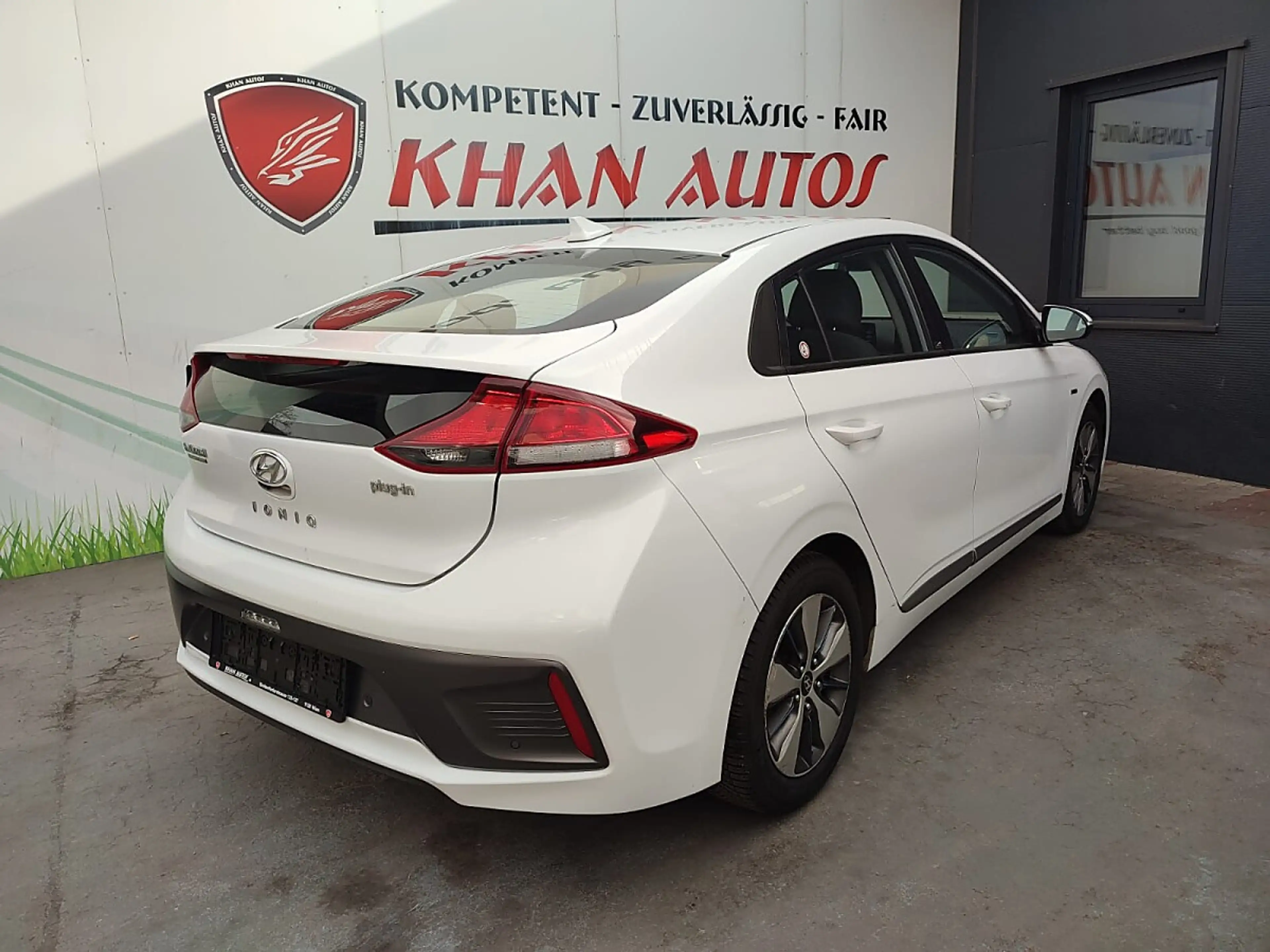 Hyundai IONIQ Ioniq 1,6 GDi Plug-In PHEV Level 3 DCT Aut. *Ta... — photo 4