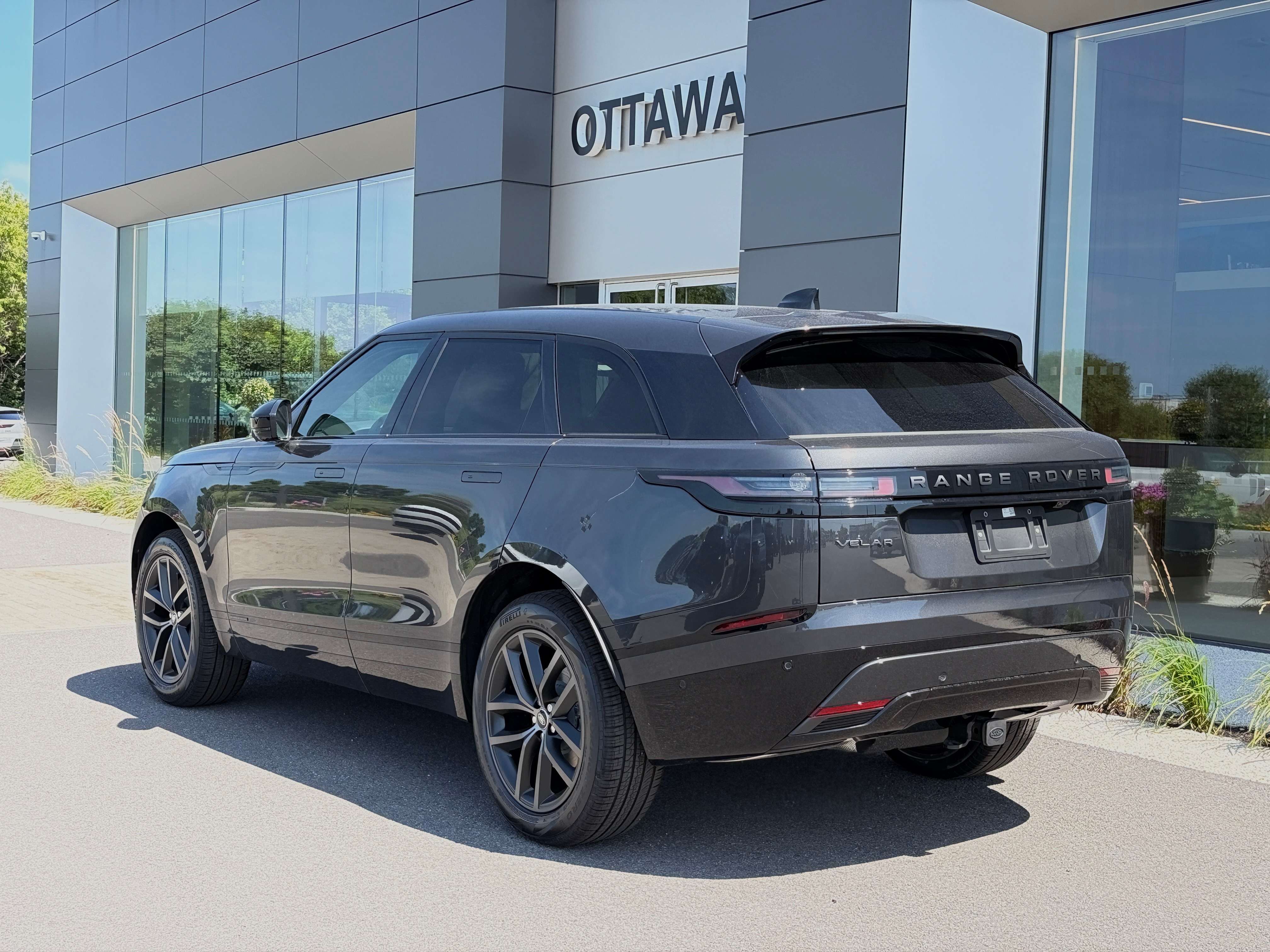 2026 Land Rover Range Rover Velar P250 Belgravia Edition — photo 1
