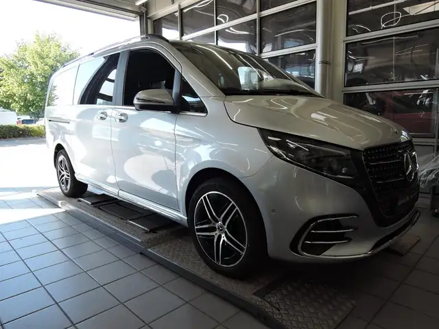 Mercedes-Benz null
