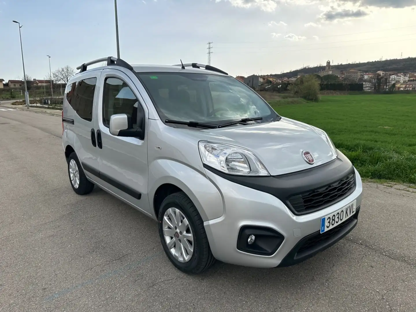 Fiat Qubo 1.4 Lounge Zilver - 1