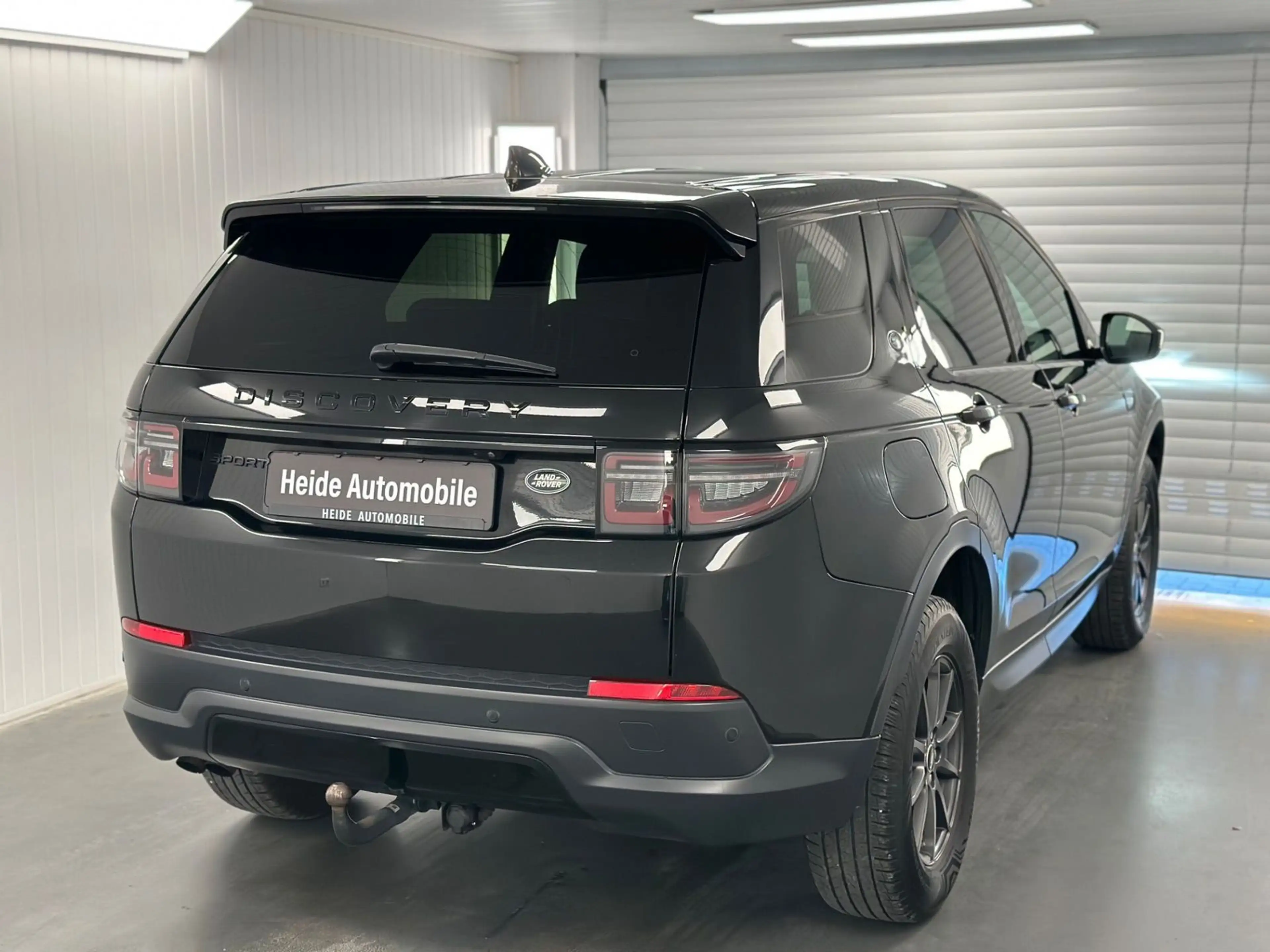 Land Rover Discovery Sport 2.0 D150  AWD AHK Black Design — photo 6