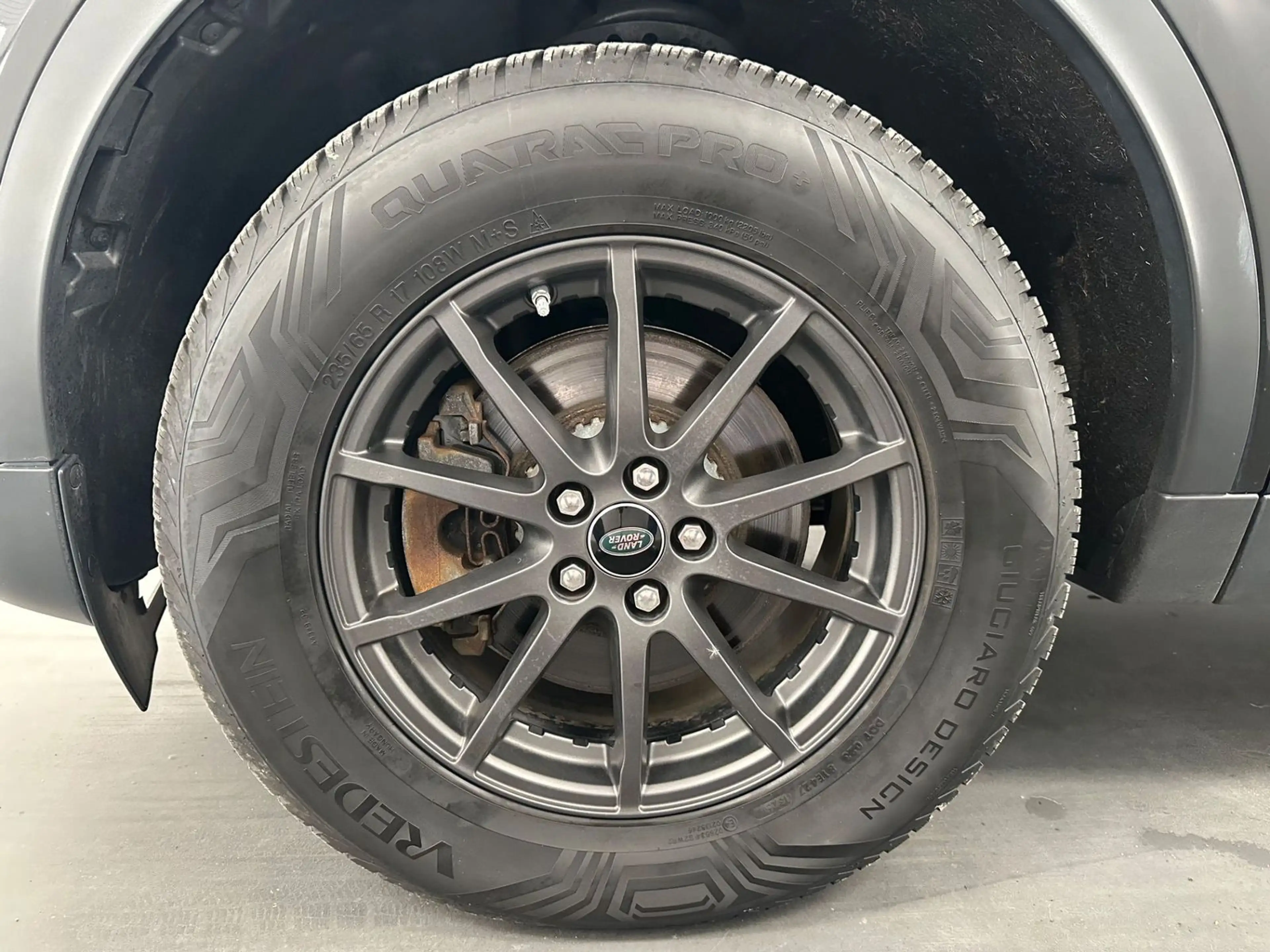 Land Rover Discovery Sport 2.0 D150  AWD AHK Black Design — photo 13