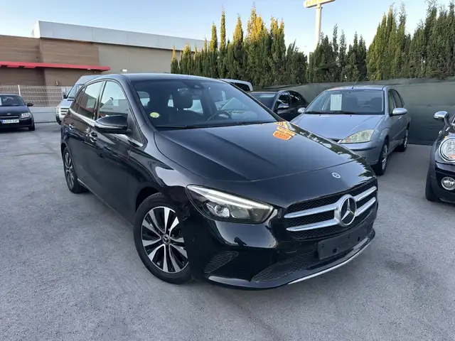 Mercedes-Benz B 180 180d 8G-DCT