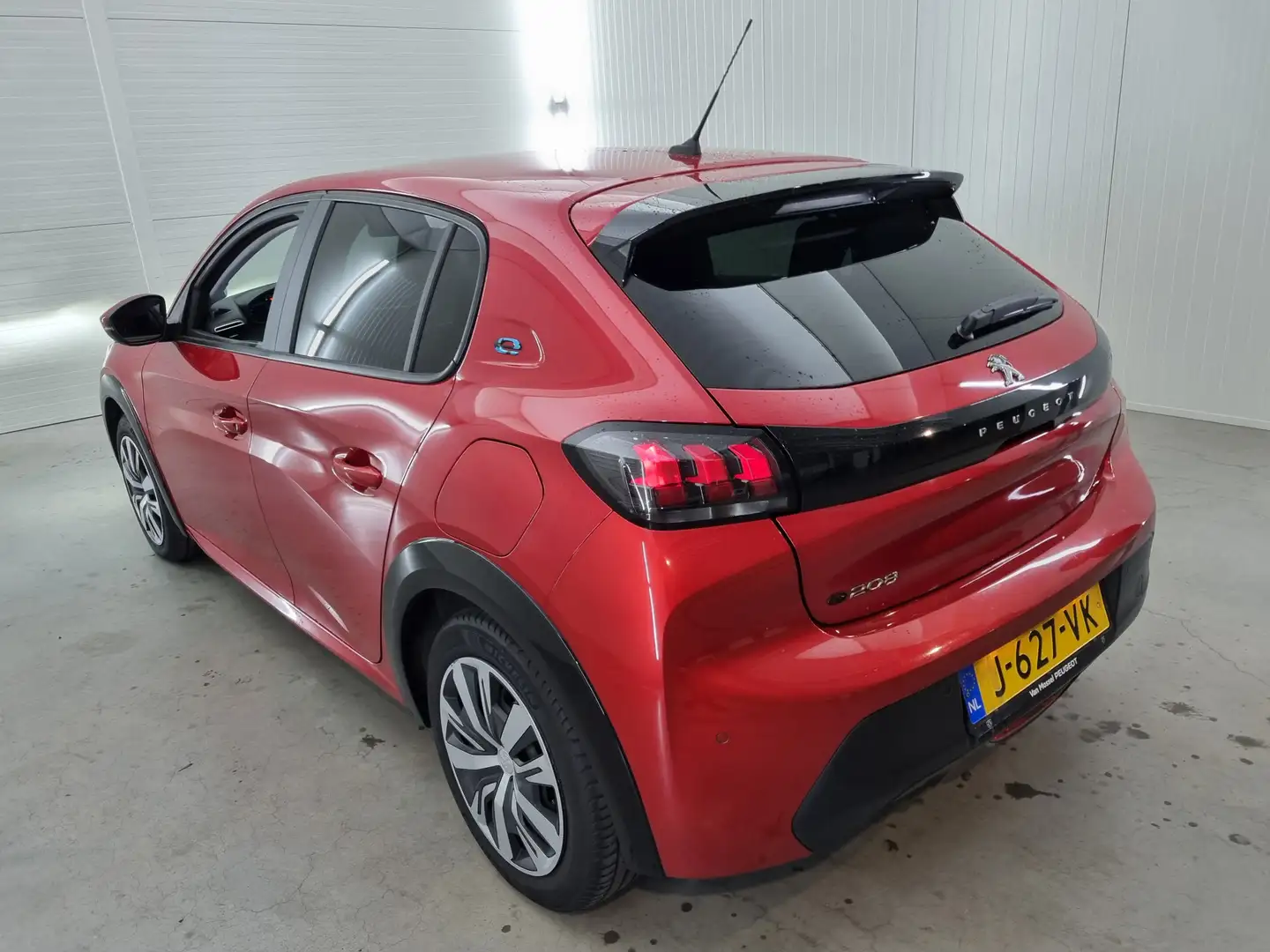 Peugeot e-208 EV Active 50 kWh | Camera | Cruise | Getint glas | Rouge - 2