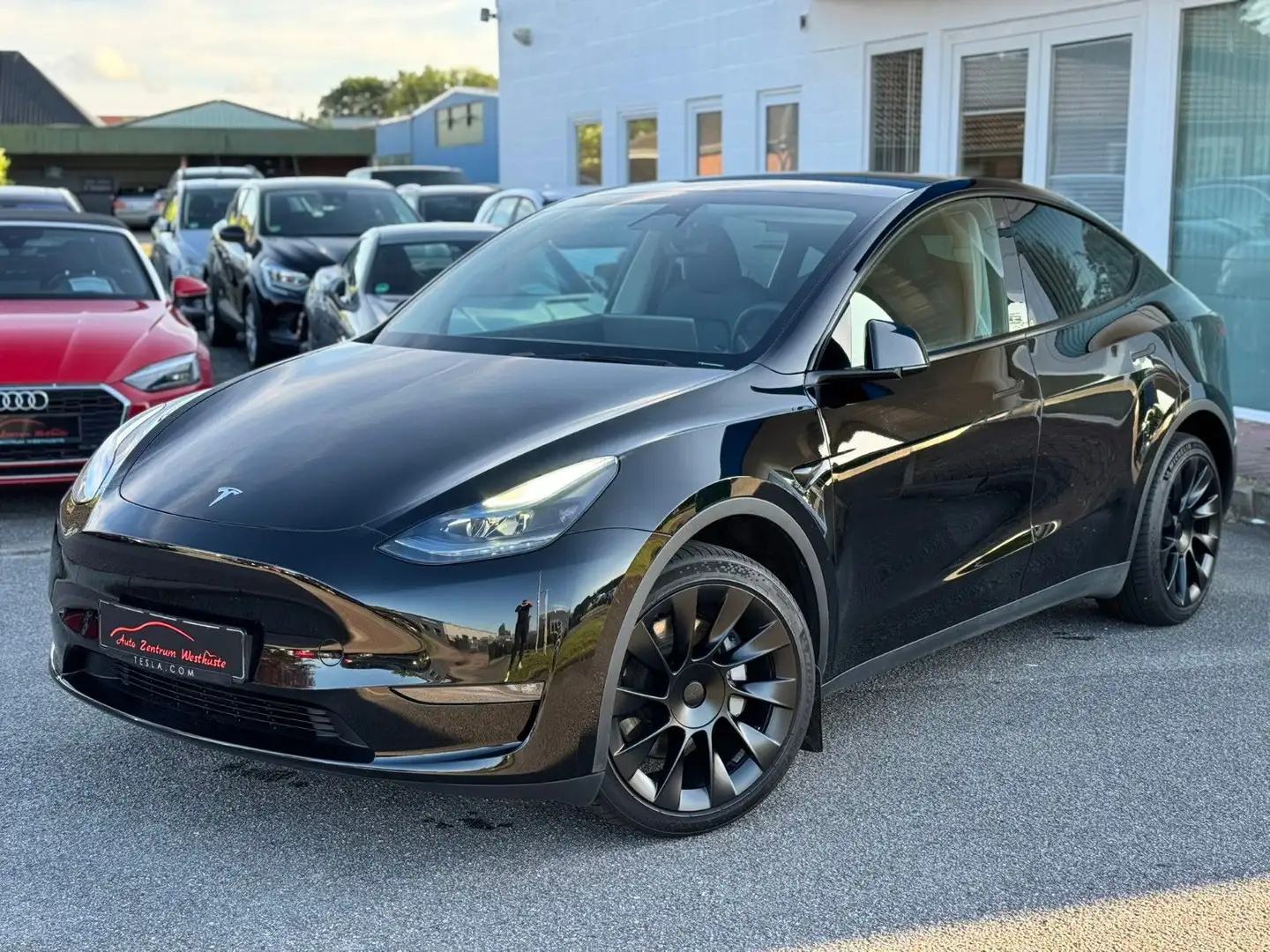 Tesla Model Y Long Range Dual AWD AHK TowHitch Wärmepu Schwarz - 2