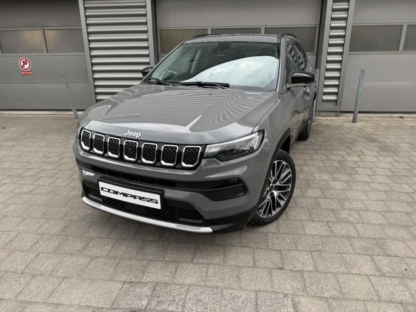 Jeep Compass Limited Grijs - 1