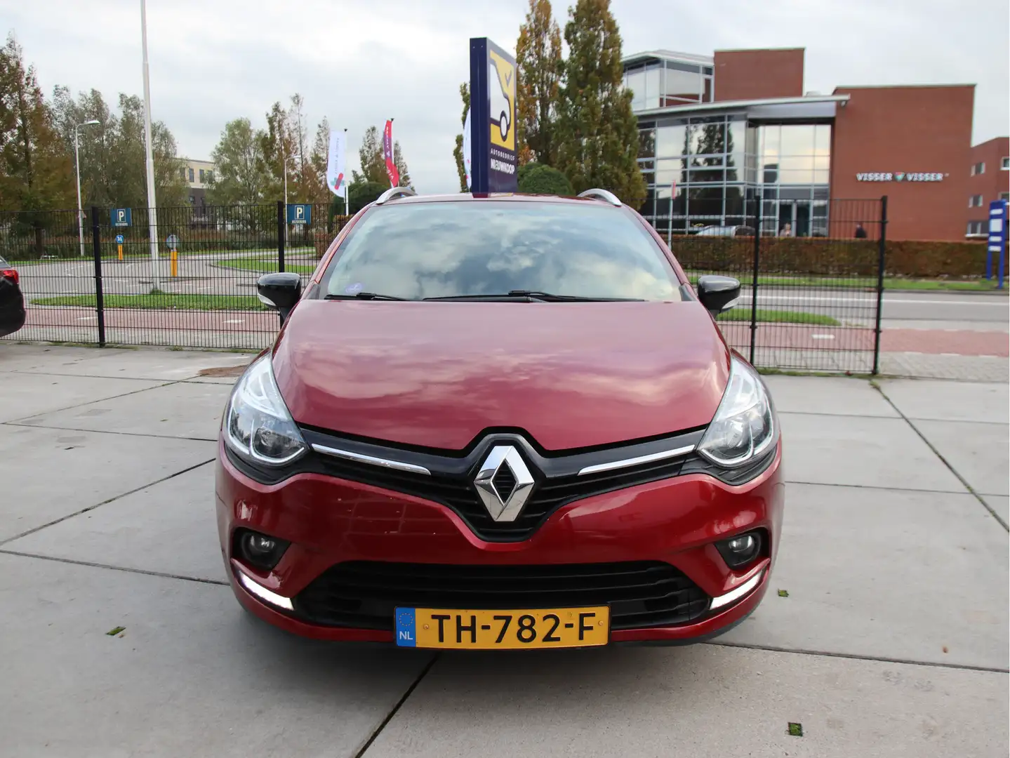 Renault Clio Estate 0.9 TCe Limited Airco, PDC, DAB, 2e eig, NL Rood - 2
