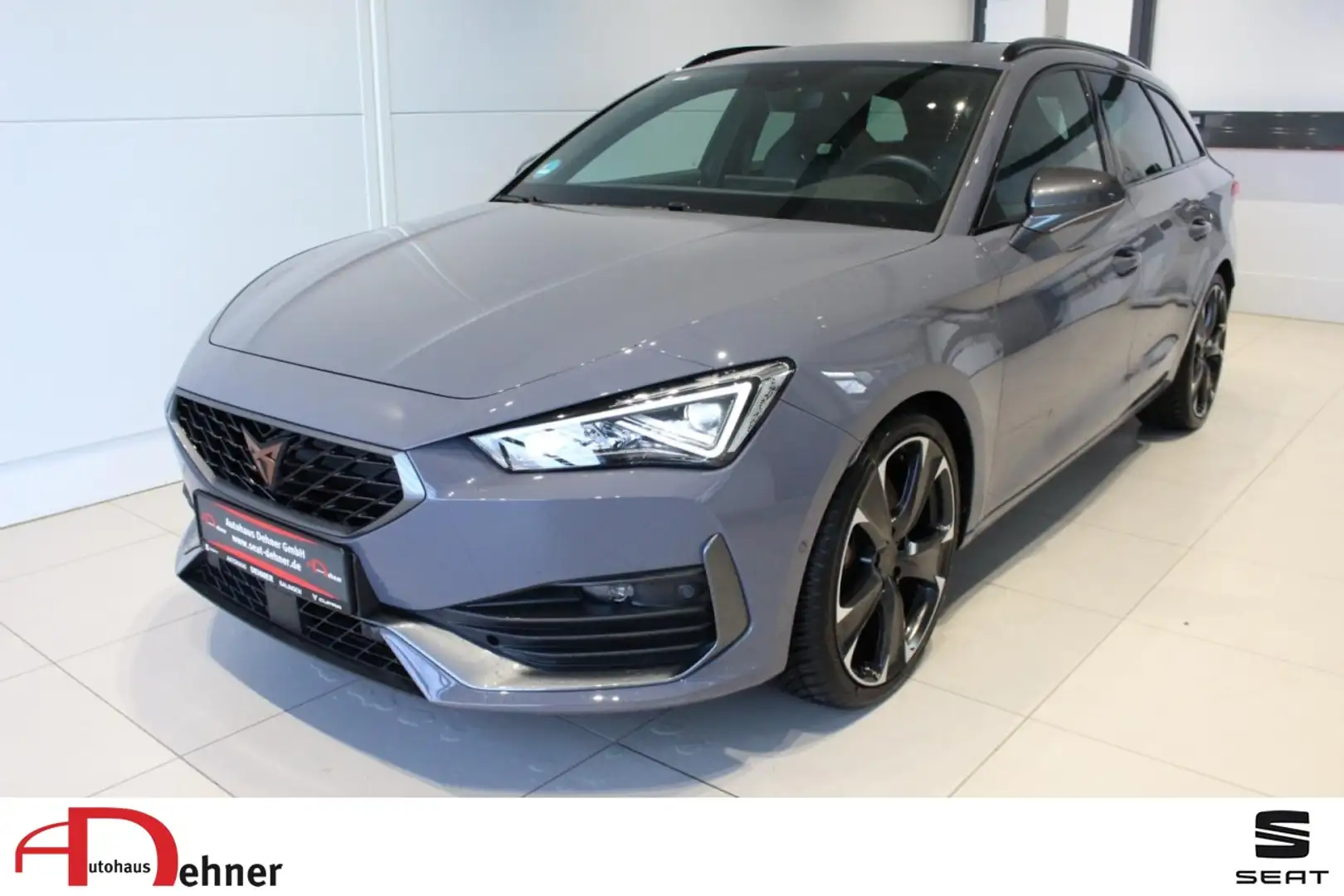 CUPRA Leon ST VZ 2.0 TSI DSG 4Drive AHK+PANO+4JGAR+eHK Klima Grau - 1