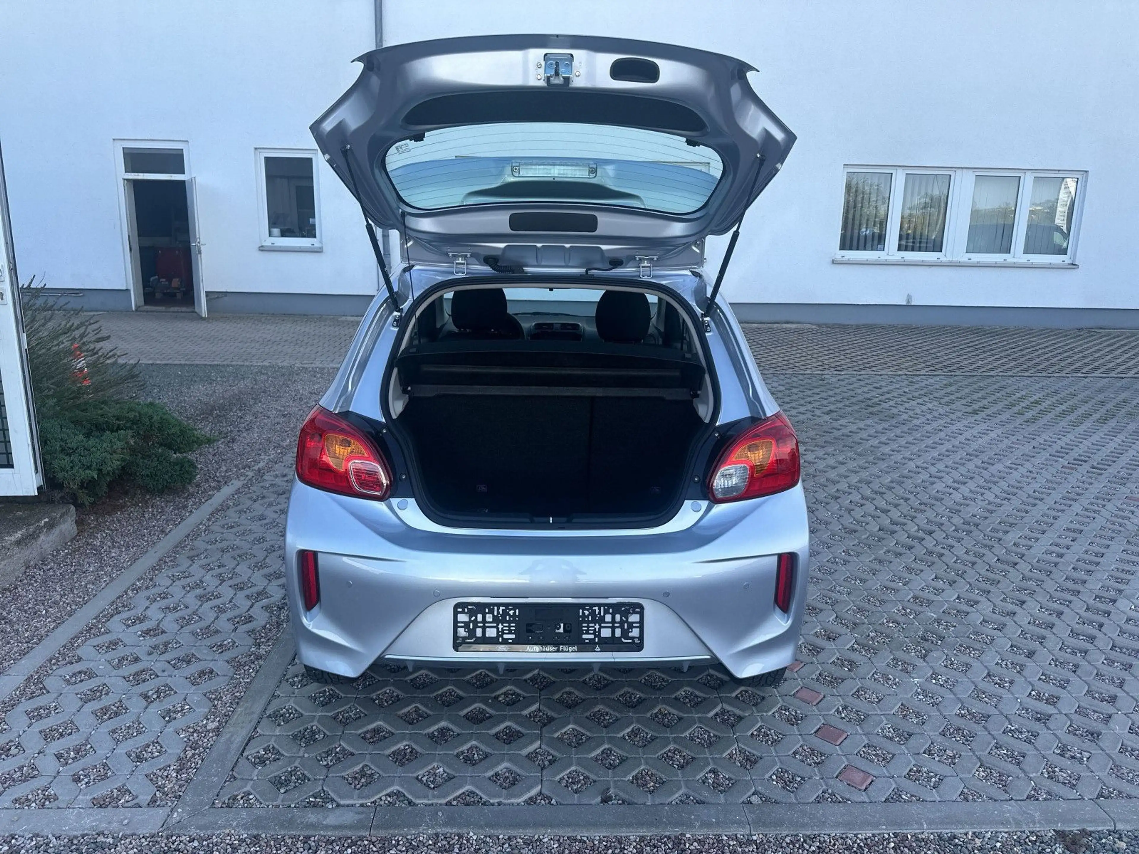 Mitsubishi Space Star Select/5 Jahre Garantie ab EZ — photo 5