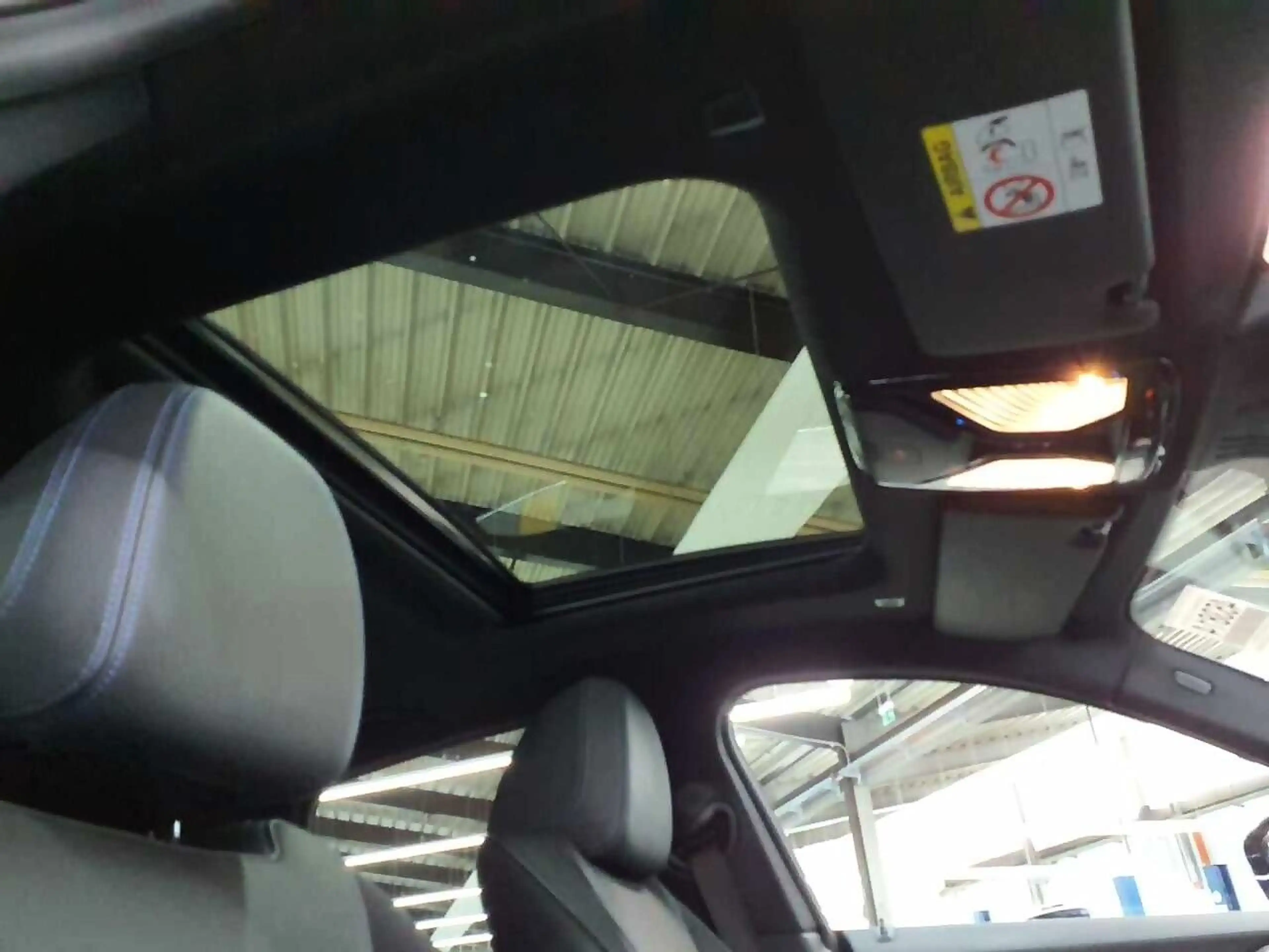 BMW i4 - M50 i xDrive LED*LEDER*SKY*AHK*RFK*TEMPOMAT — photo 15
