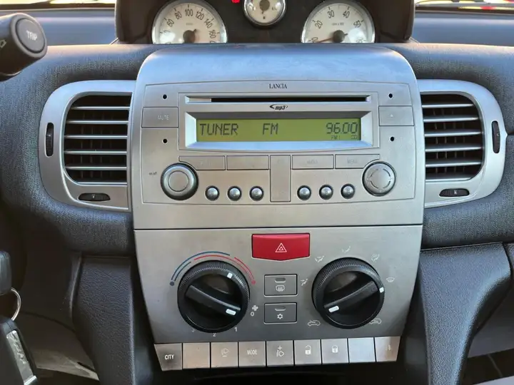 Lancia Ypsilon 1.2 8v Argento 2006, foto 14