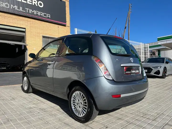 Lancia Ypsilon 1.2 8v Argento 2006, foto 6