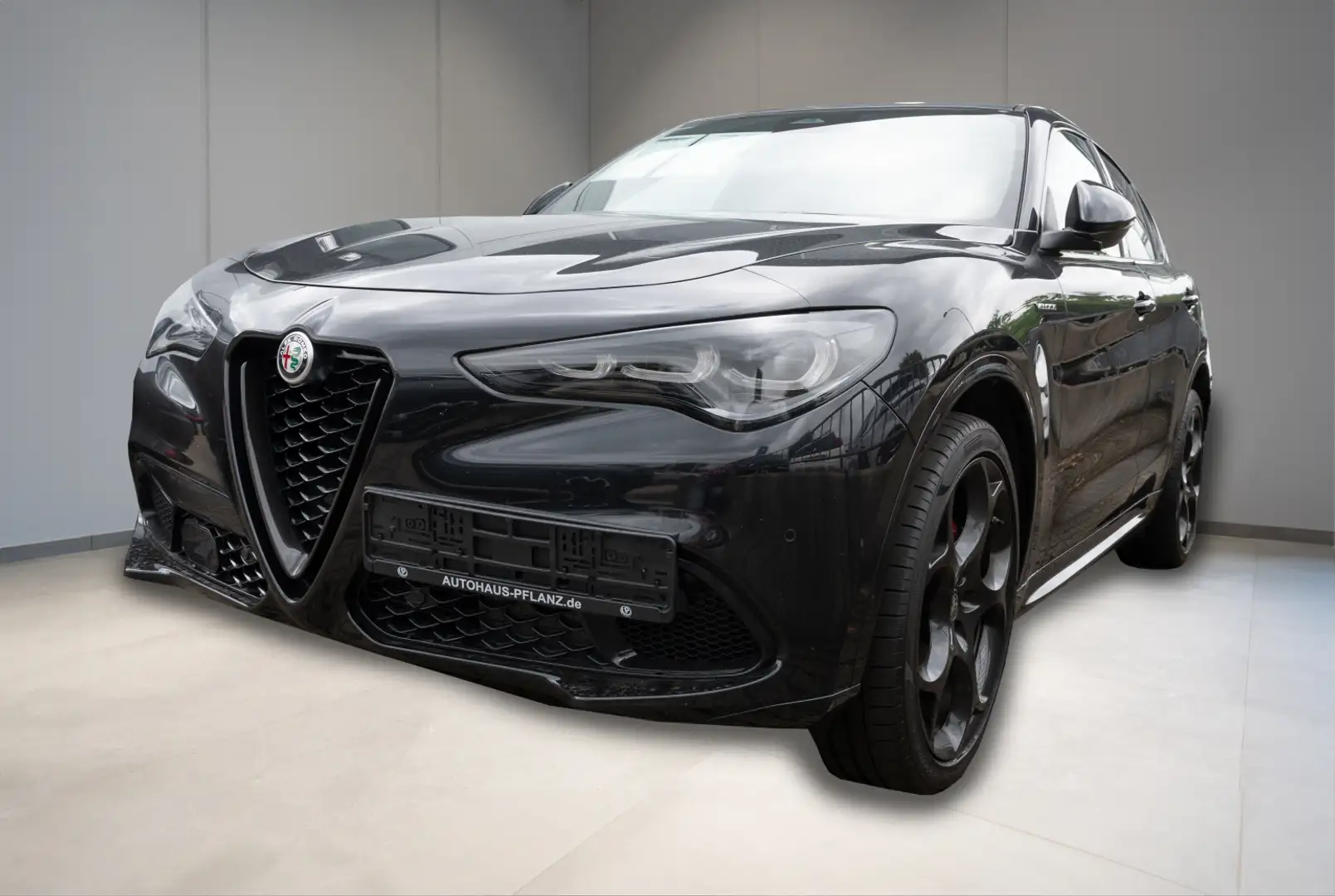 Alfa Romeo Stelvio Veloce Q4 2.2 JTDM 210 AT8 Zwart - 1