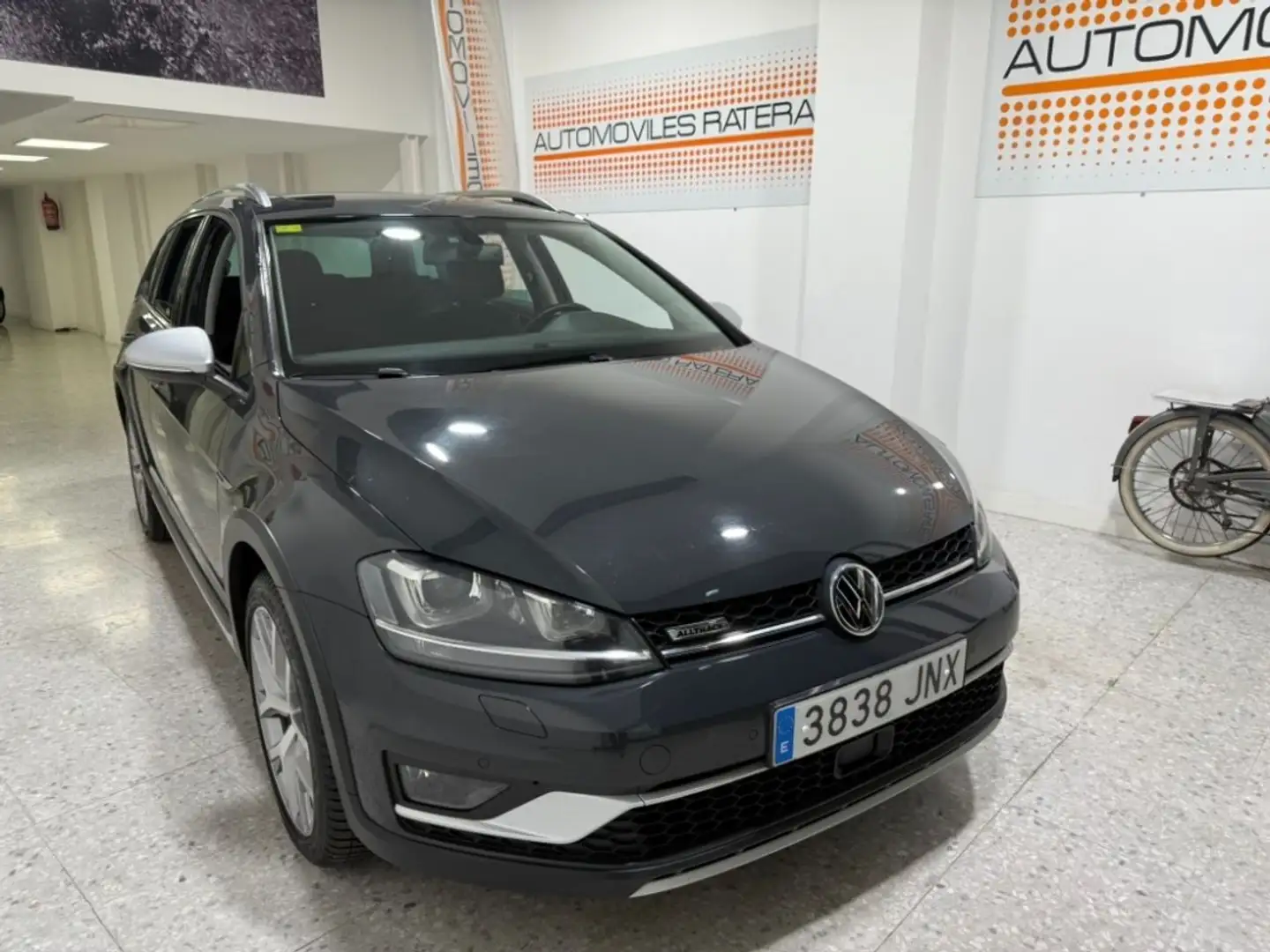 Volkswagen Golf Basis BMT 4Motion Grijs - 1