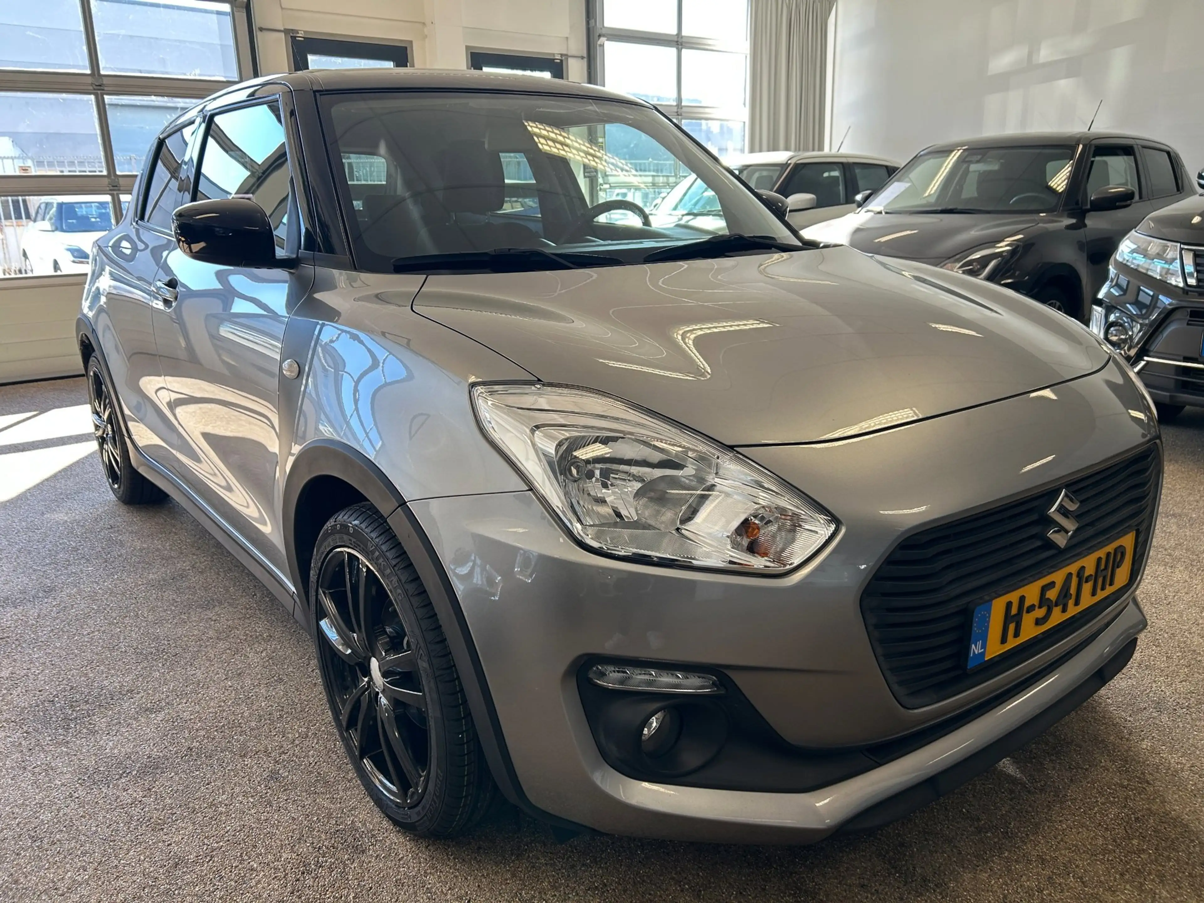 Suzuki Swift 1.2 Select Smart Hybrid Sportline | Navi| Carplay| — photo 2