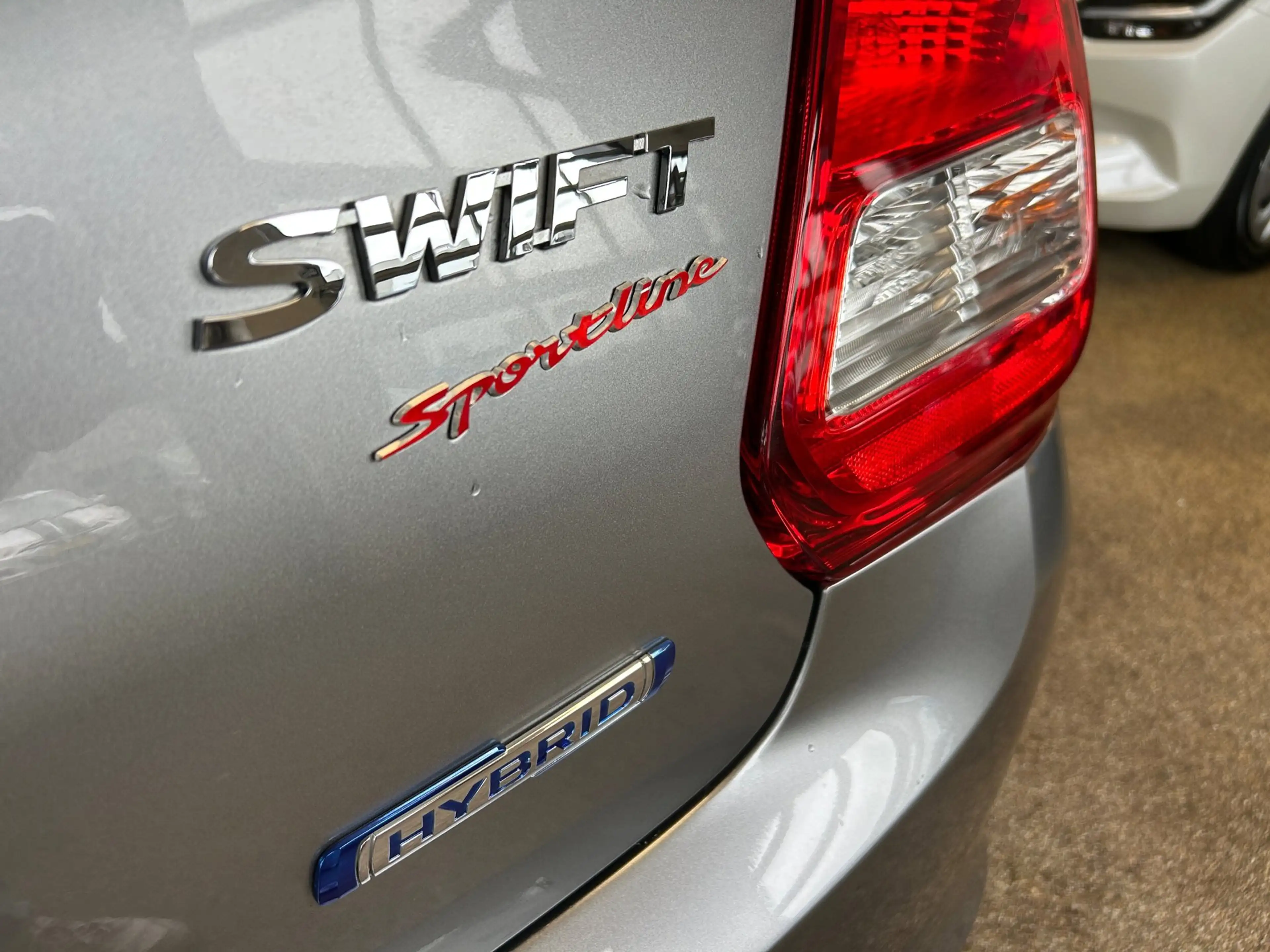Suzuki Swift 1.2 Select Smart Hybrid Sportline | Navi| Carplay| — photo 9