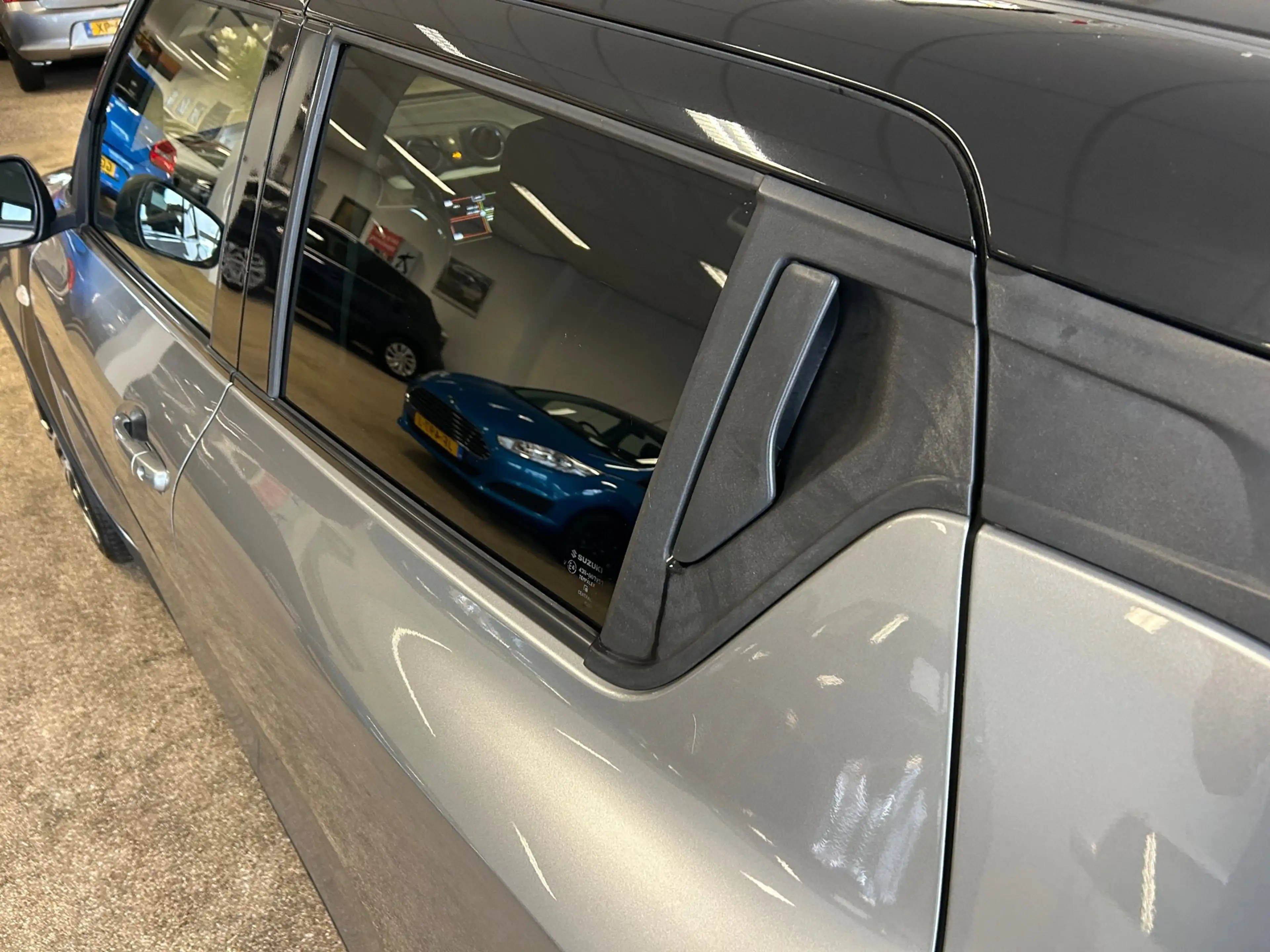 Suzuki Swift 1.2 Select Smart Hybrid Sportline | Navi| Carplay| — photo 8