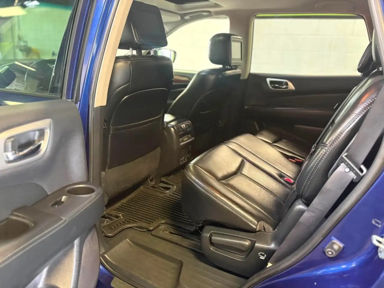 Nissan Pathfinder снимка Nissan Pathfinder