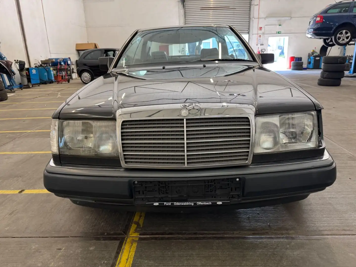 Mercedes-Benz E 300 124 CE Klima H-Zulassung Kein Rost Noir - 2
