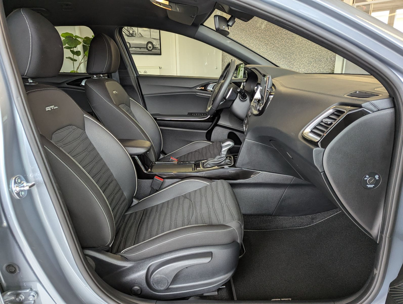 Kia Ceed / cee'd 1.5 GT-Line SW LED JBL Cam 7J — photo 15