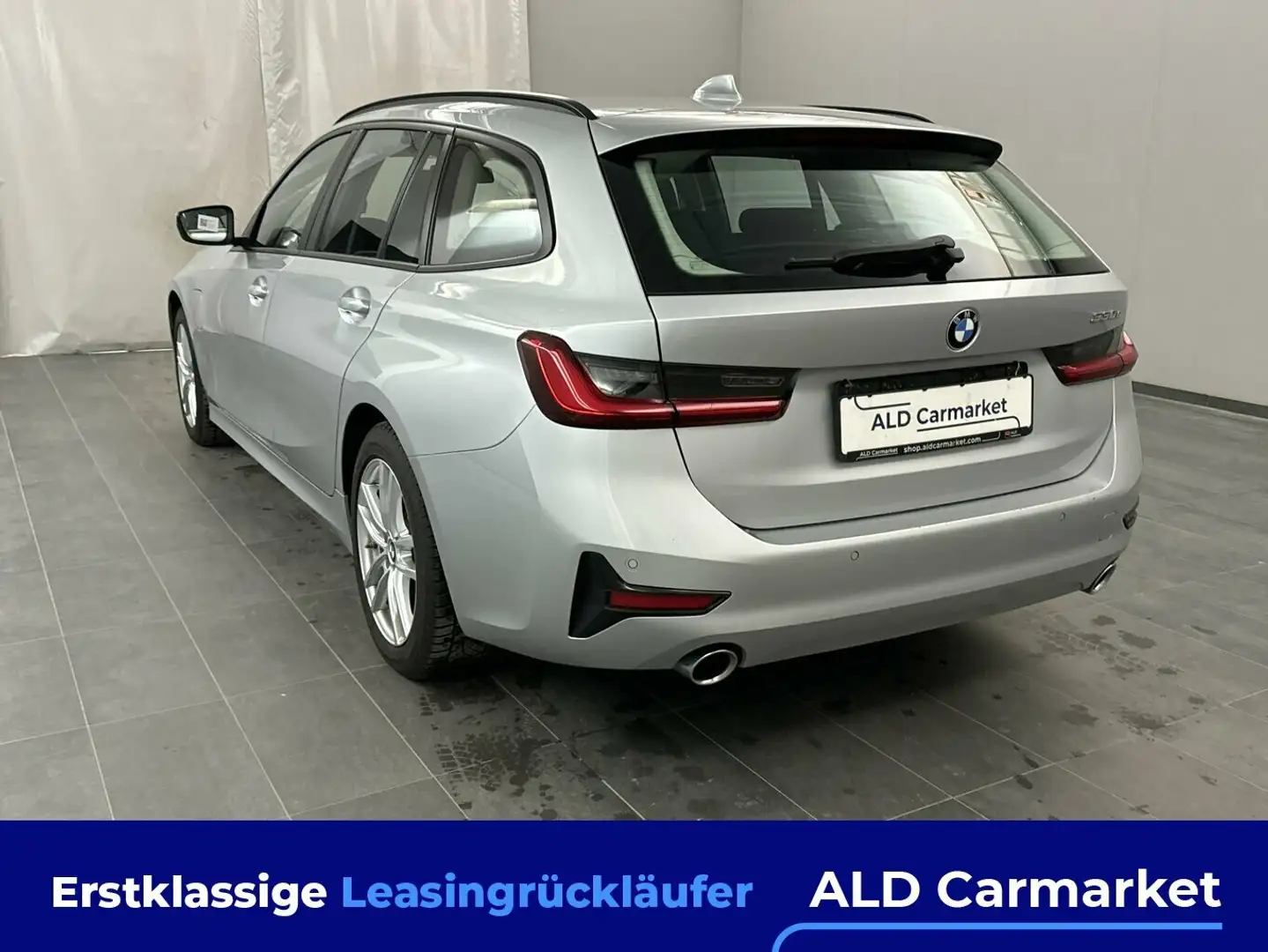 BMW 330 330e Touring Aut. Advantage Kombi, 5-türig, Automa Silber - 2