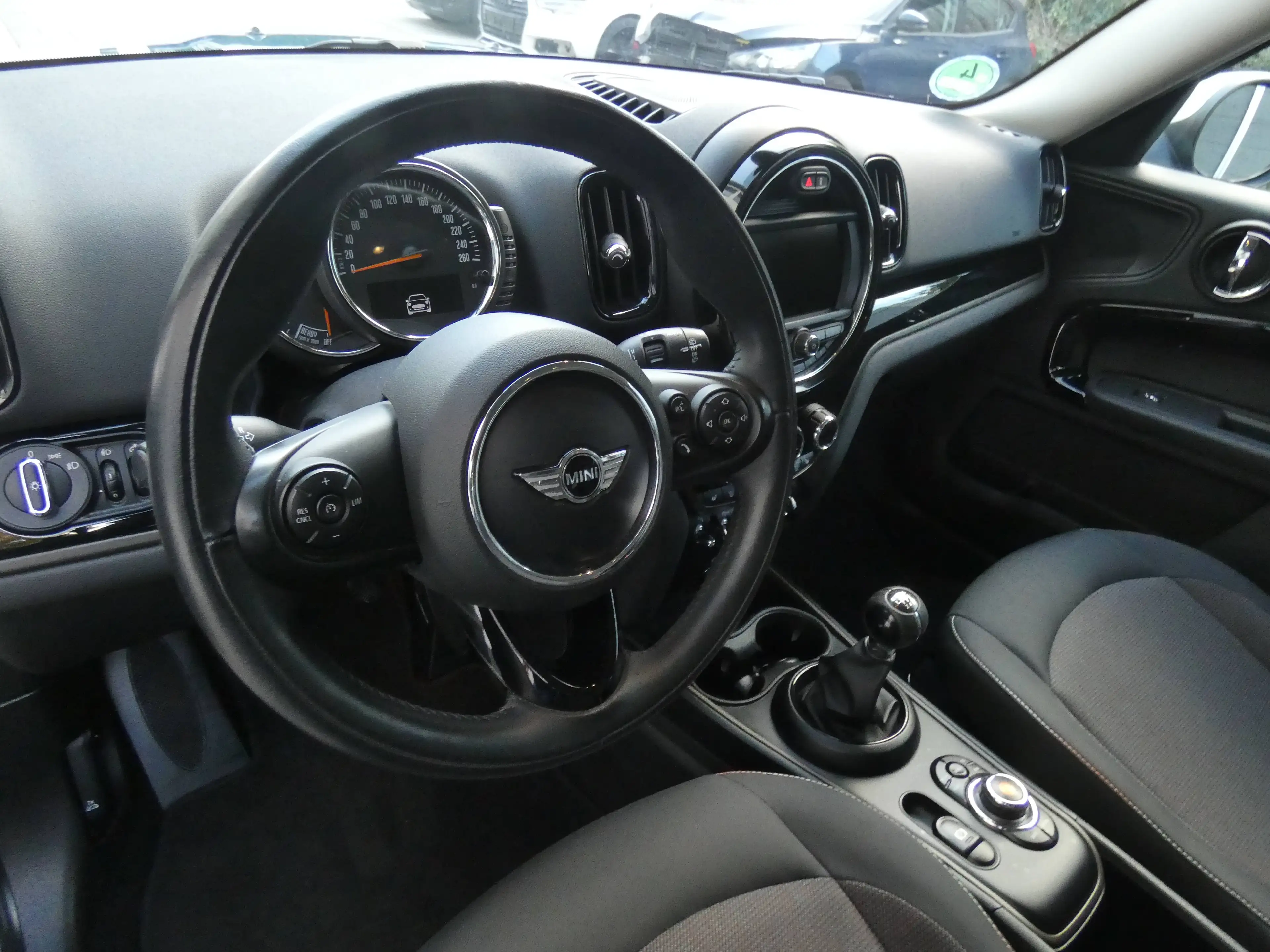 MINI Cooper Countryman Cooper — photo 11