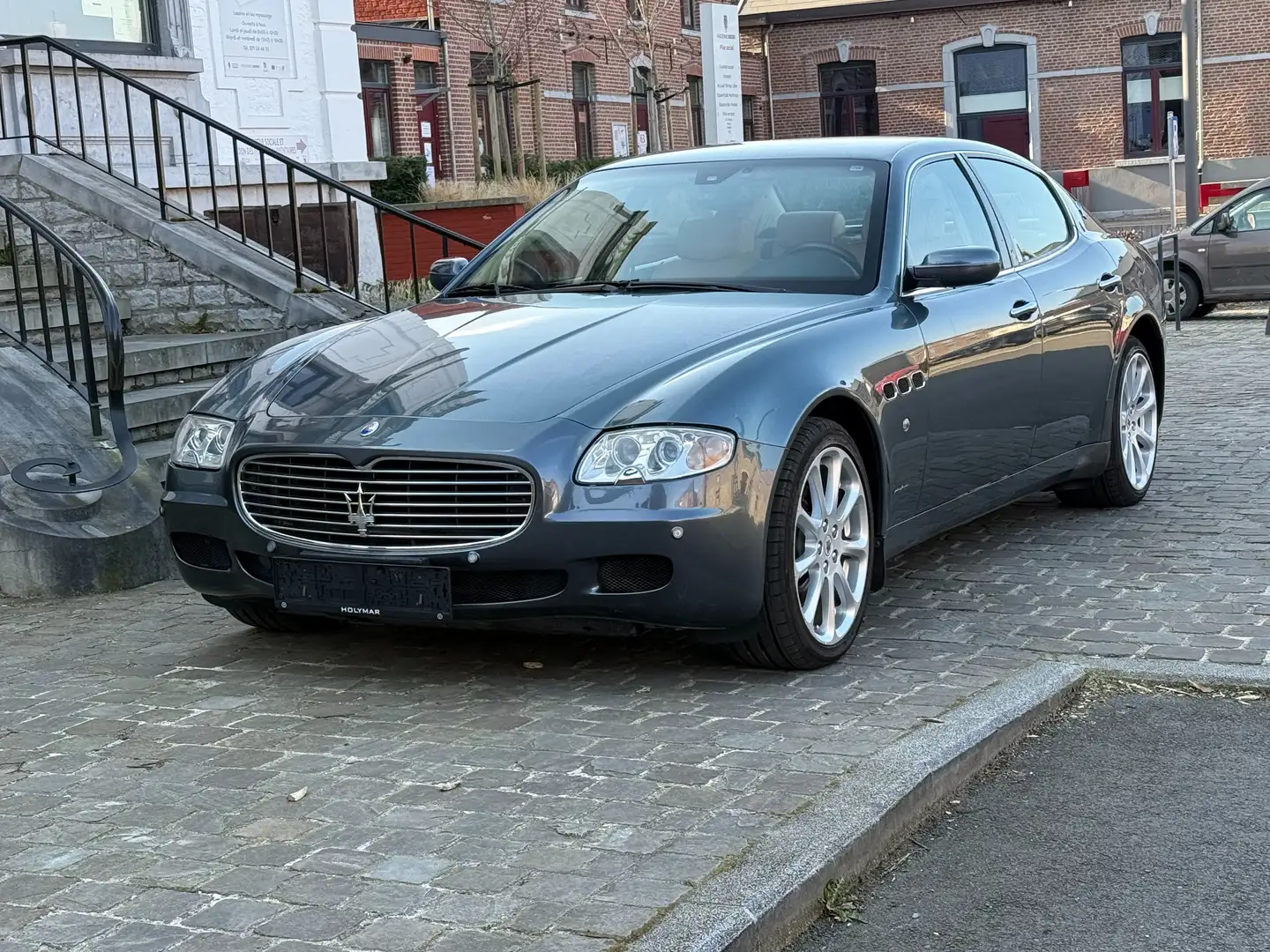 Maserati Quattroporte 4.2L V8 Gris - 1